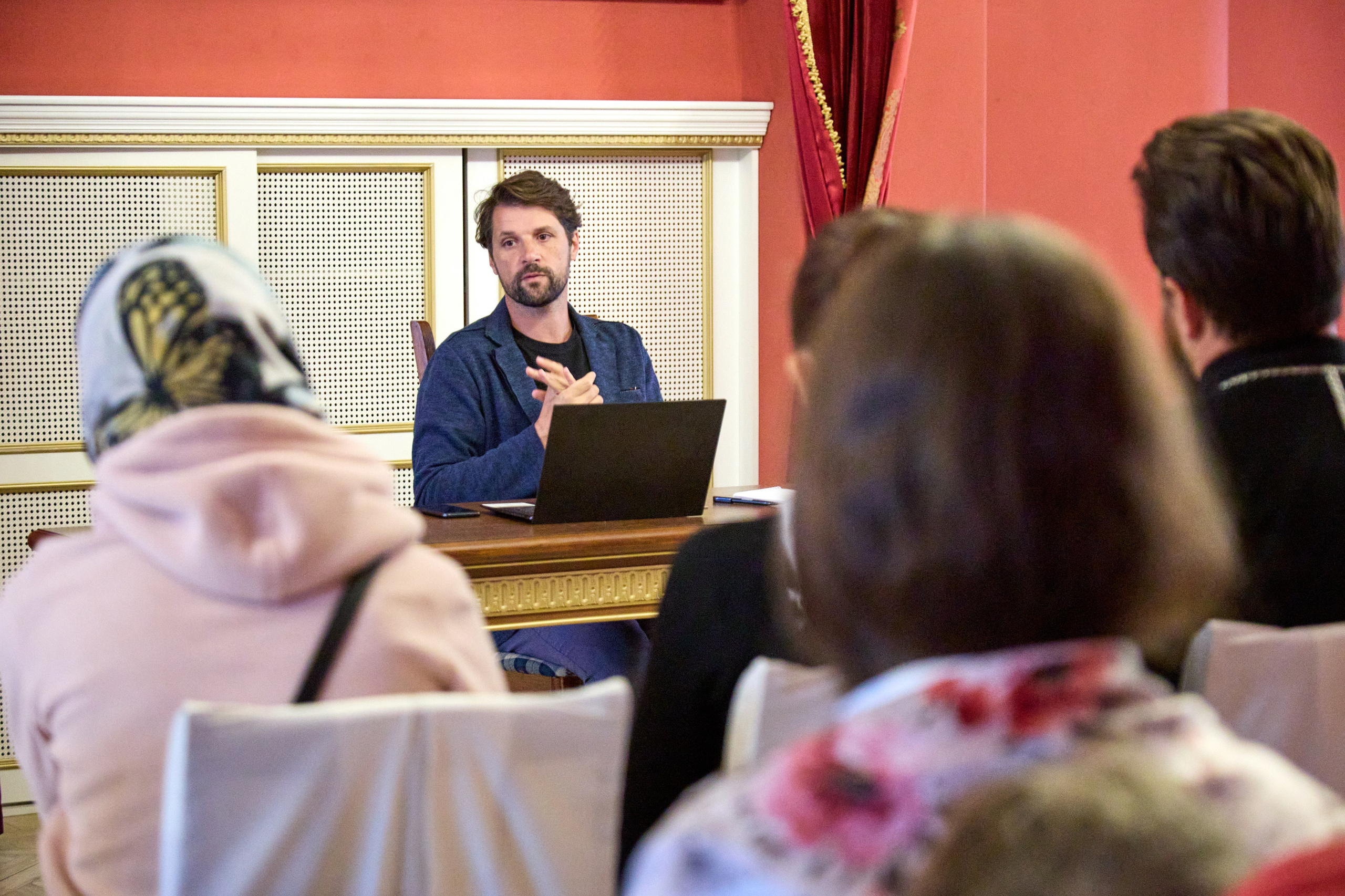 Форум / Конференция. Фотограф видеограф широкого профиля Денис Захаров