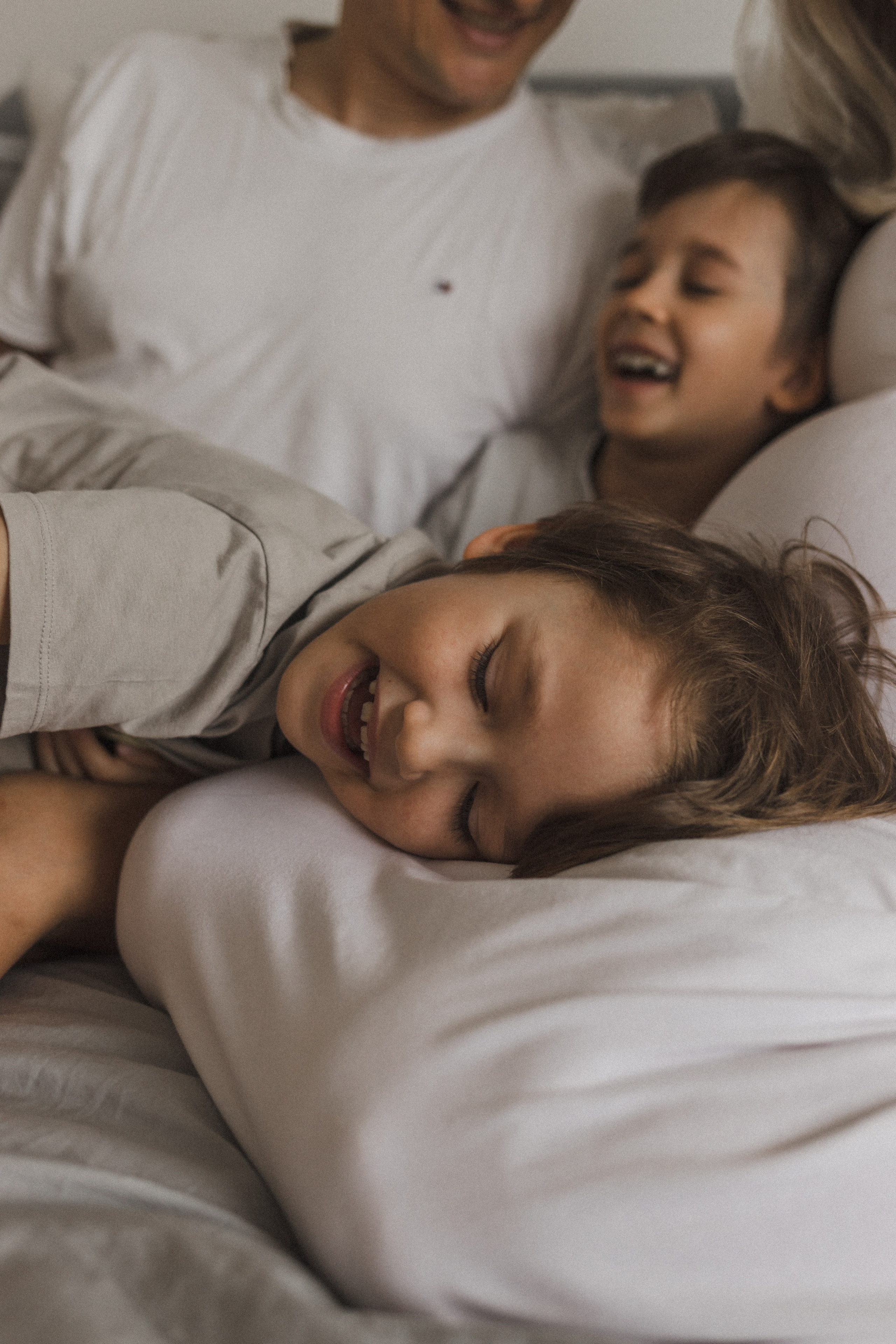 Катя, Паша, Валера и Родион ждут братика. Семейный фотограф в Москве