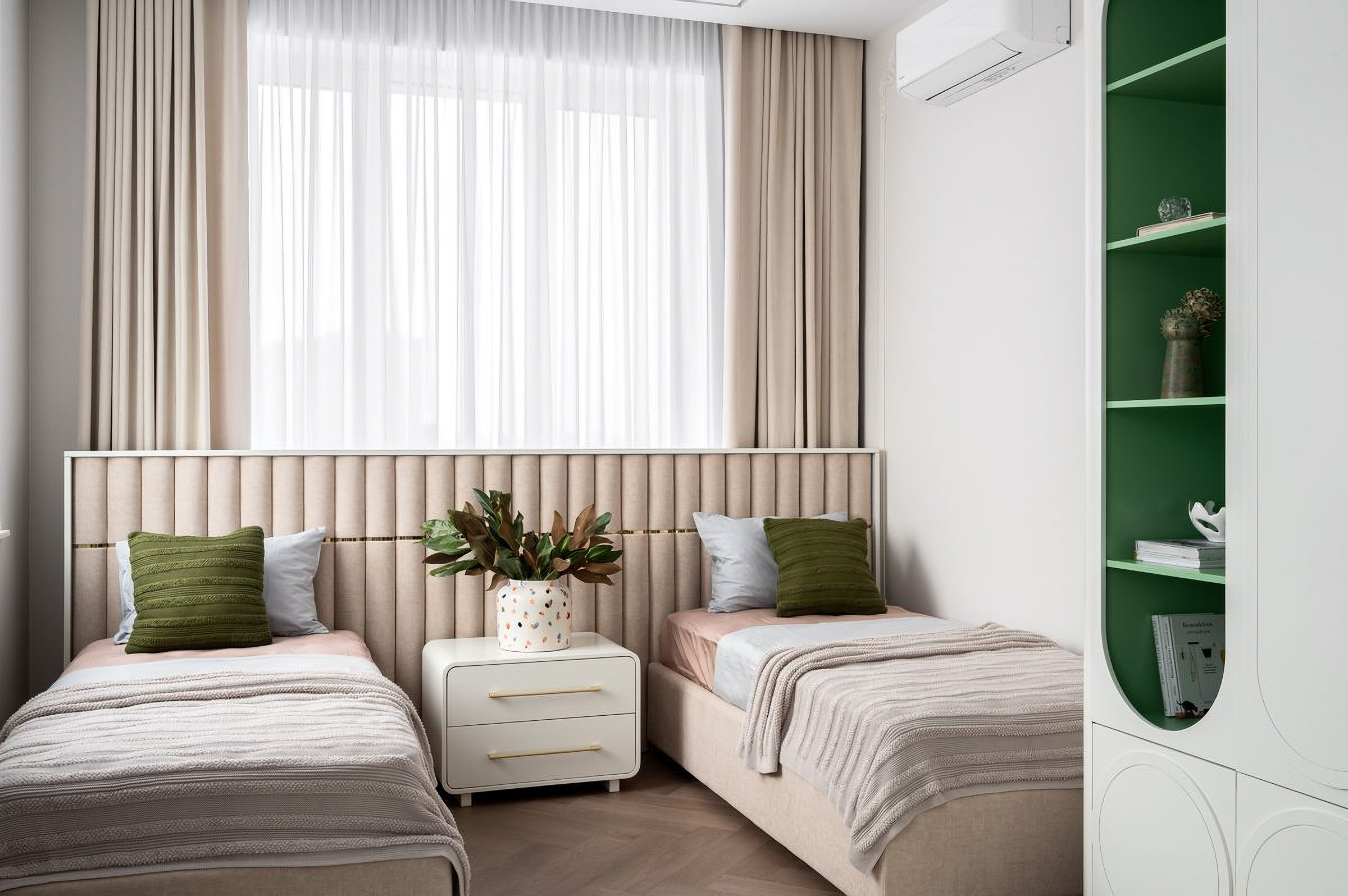 Квартира в стиле легкой неоклассики для молодой семьи. Интерьерный фотограф Константин Пырьев