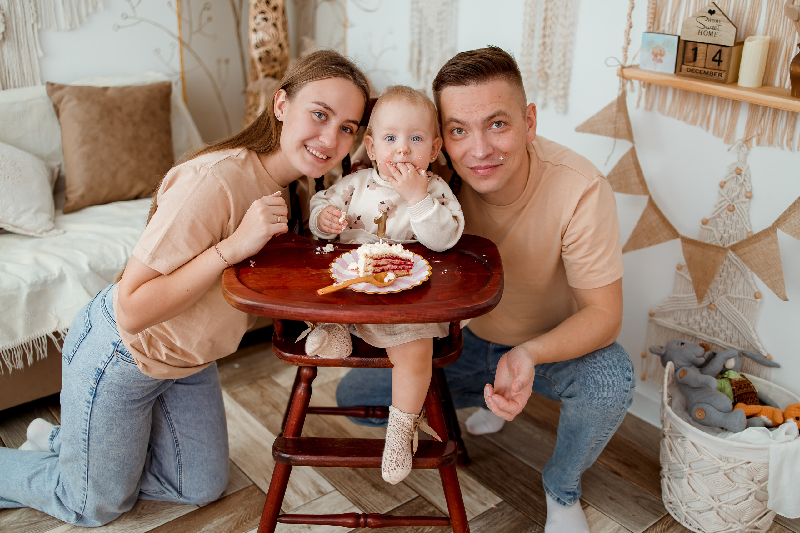Есения, 1 годик. Семейный и детский фотограф в Железногорске Саламахо Ольга