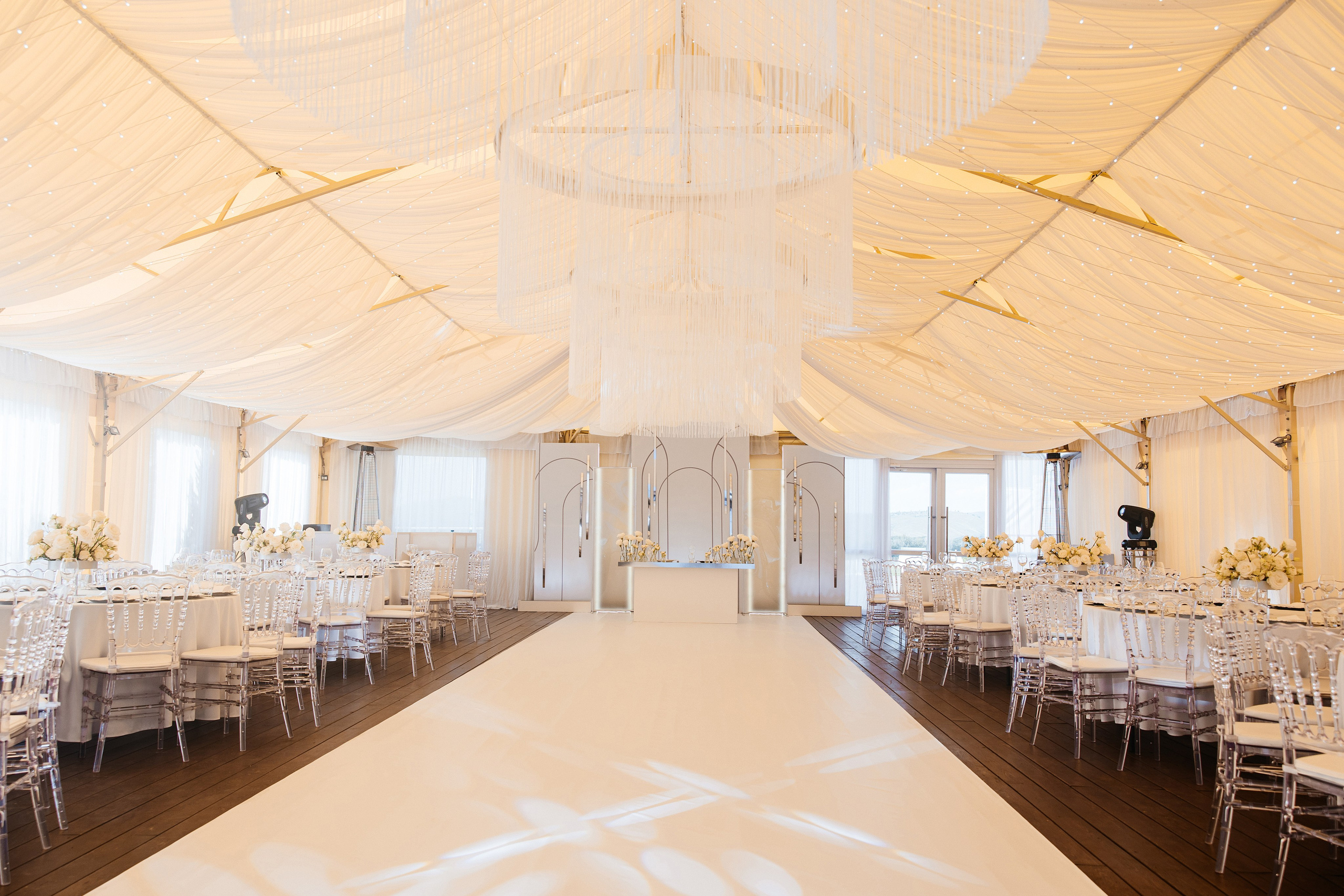 Красивая свадьба в классическом стиле. Организатор Романова Любовь