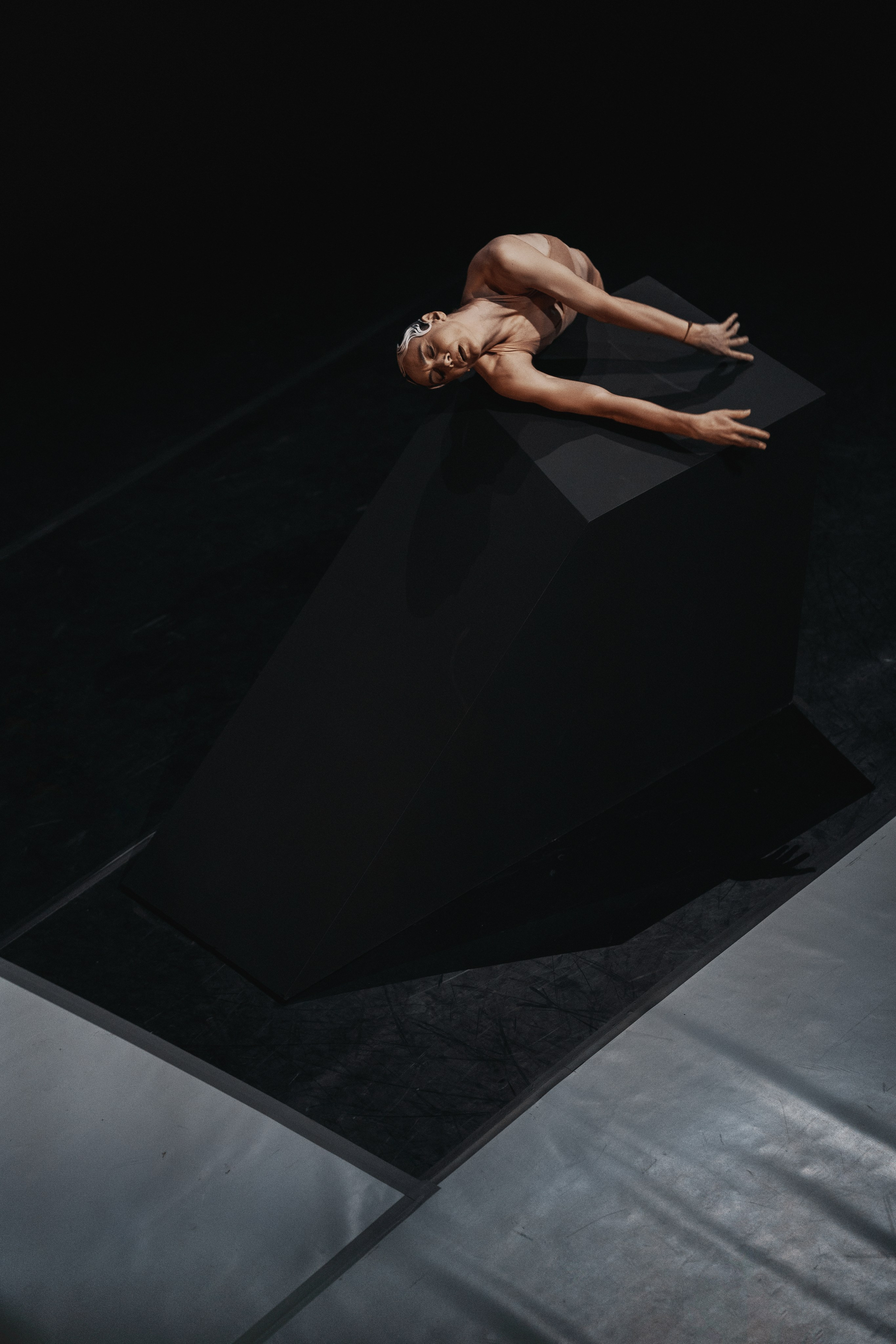 Прима балерины Мариинского театра Диана Викторовна Вишнёва и Дарья Владимировна Павленко в спектакле Дуо хореографа Павла Глухова проект фестиваля Context