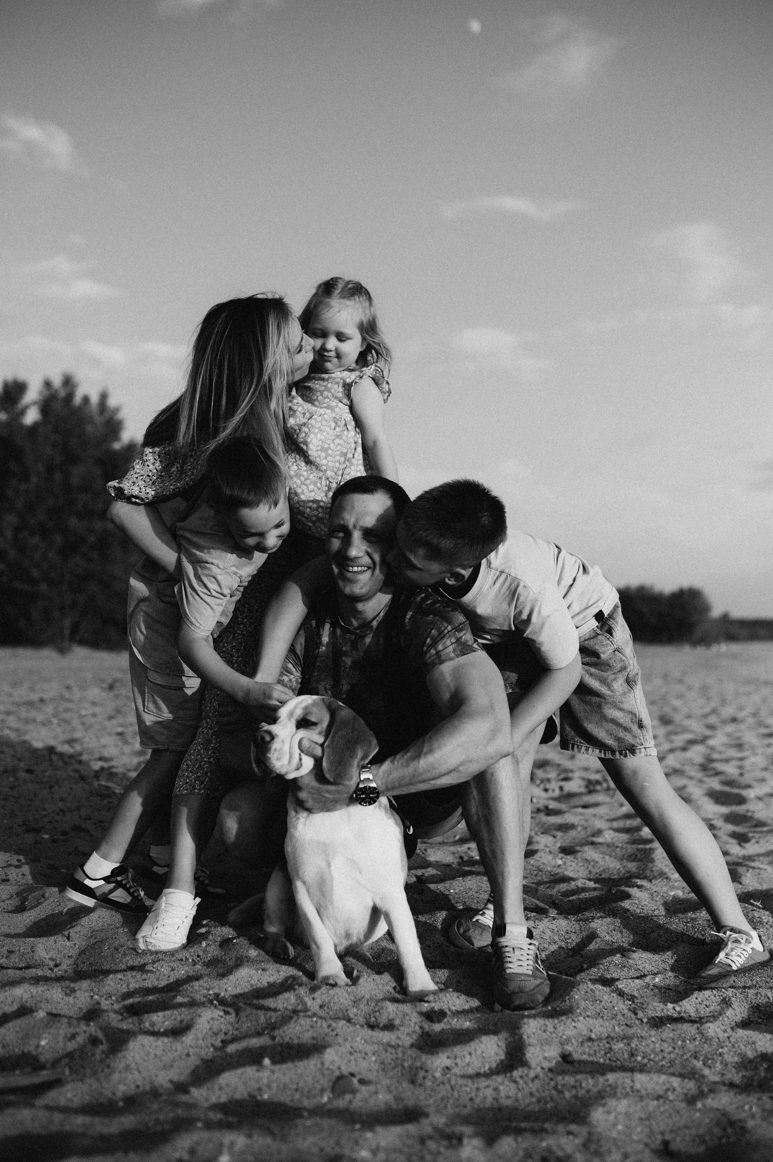 Василий, Анна, Макс, Захар, Тая и Кекс. Семейный фотограф в Новосибирске Женя Индрикова