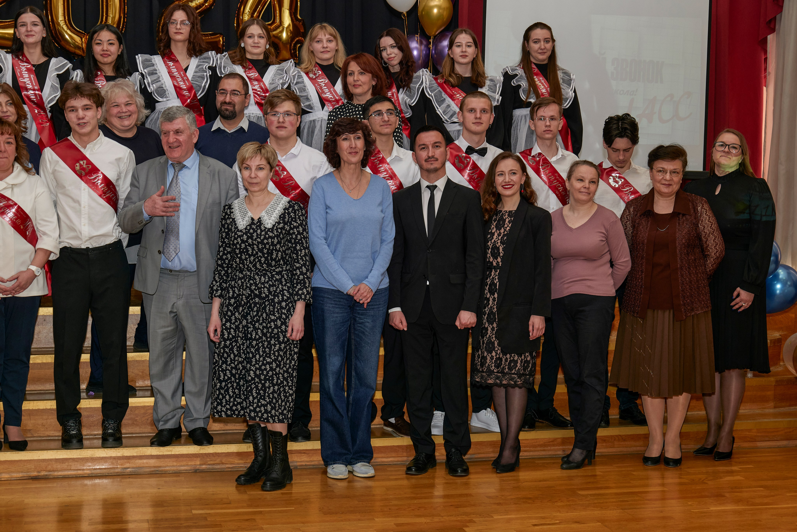 Последний звонок школа 1413. Детский и семейный фотограф г. Москва Оксана Катаджи