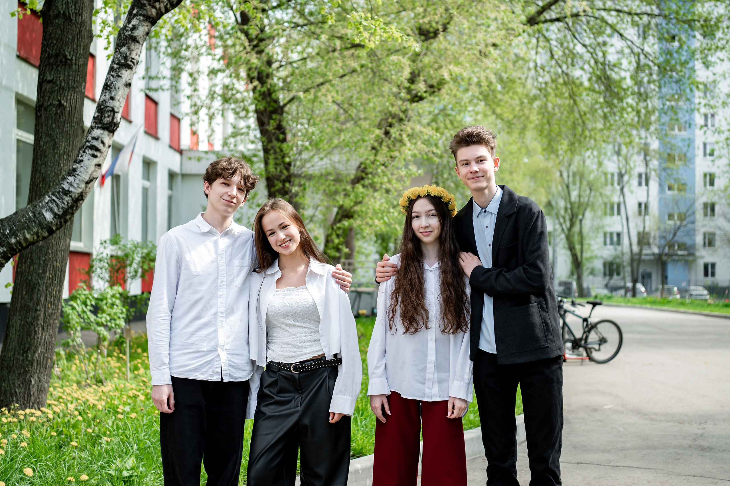 Фотосессия в классе и на территории школы. 9-М класс Школа 1568. Детский и семейный фотограф г. Москва Оксана Катаджи