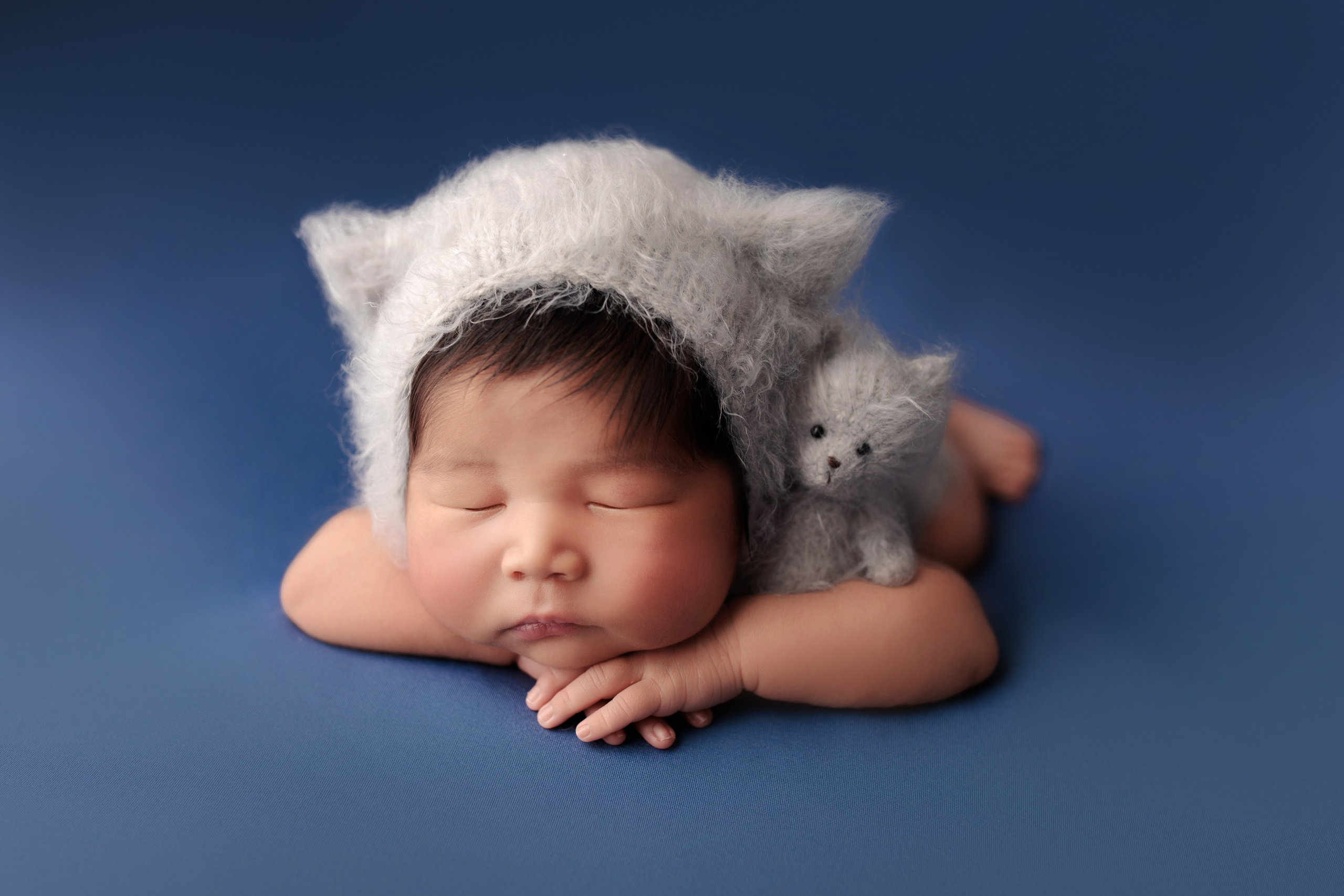 Новорожденные. Детский фотограф новорожденных Москва. годики под ключ. своя студия