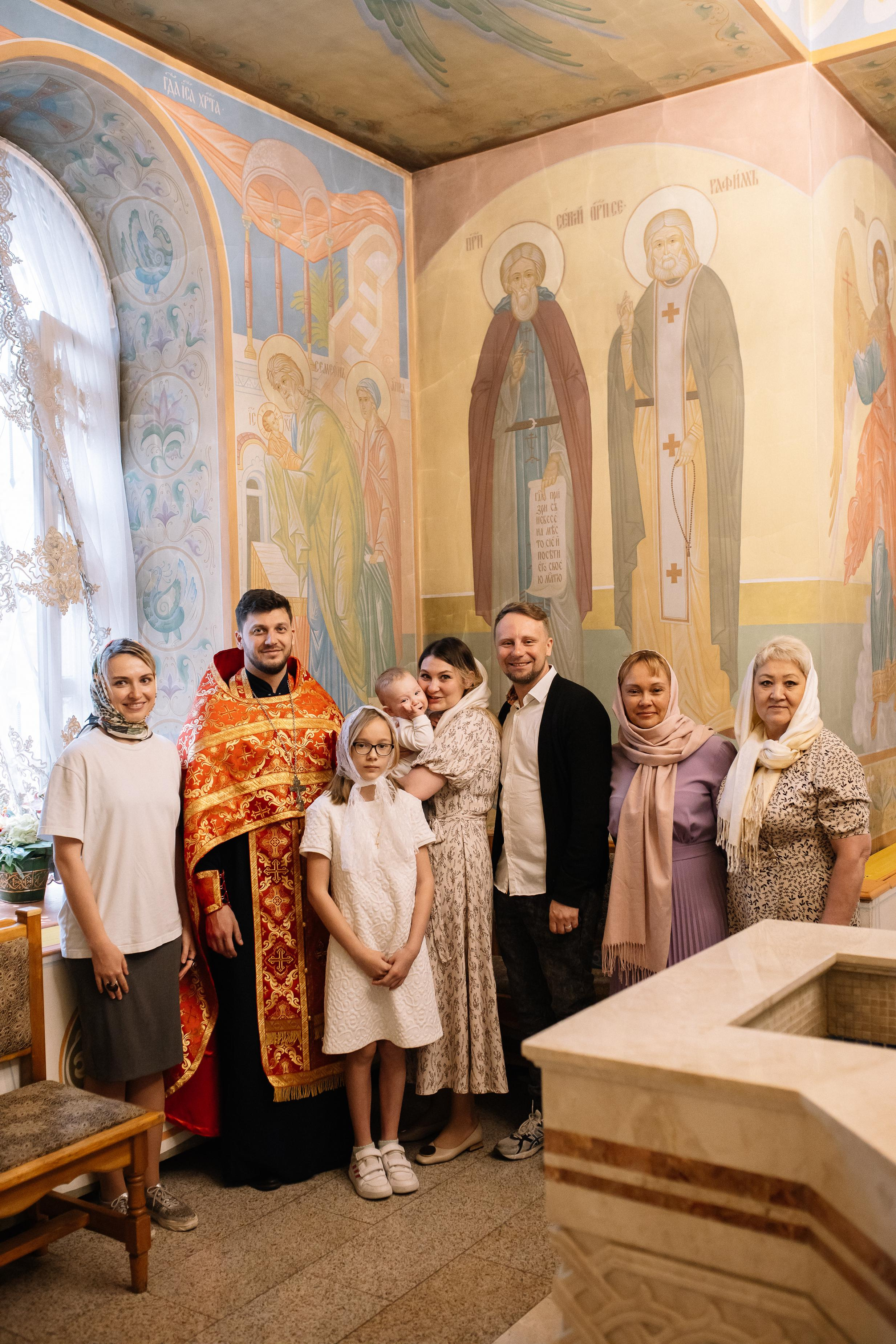 Крещение Димочки. Семейный фотограф Трусова Евгения в Екатеринбурге