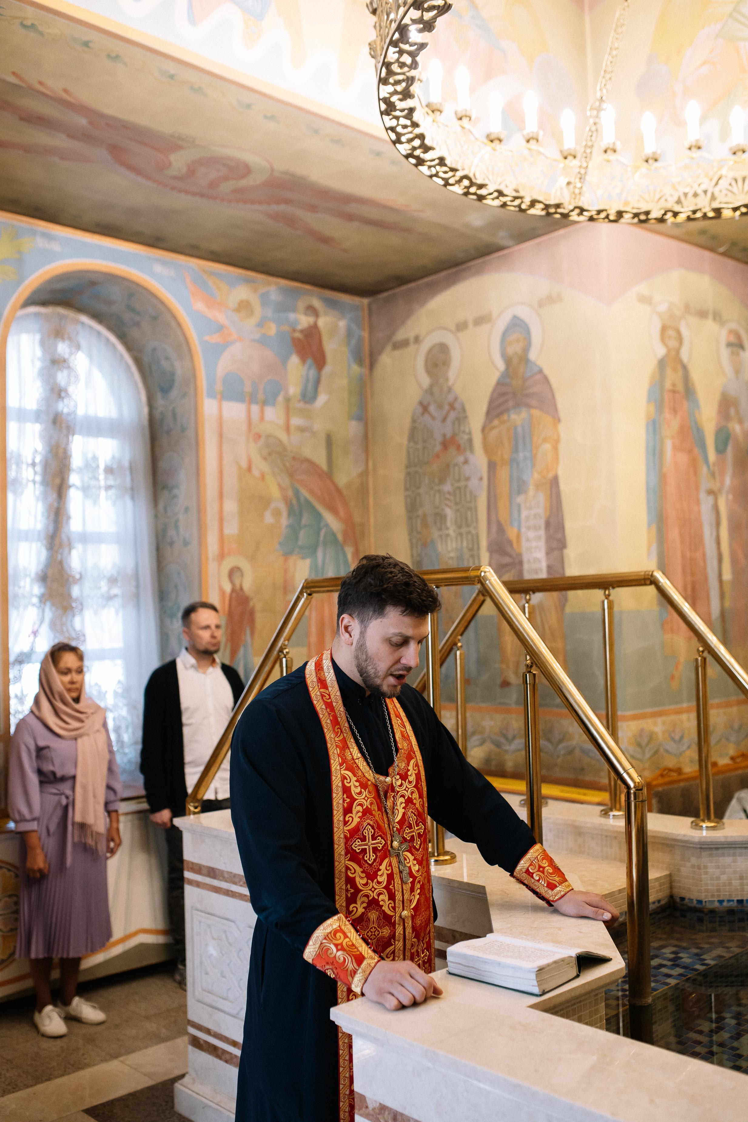 Крещение Димочки. Семейный фотограф Трусова Евгения в Екатеринбурге