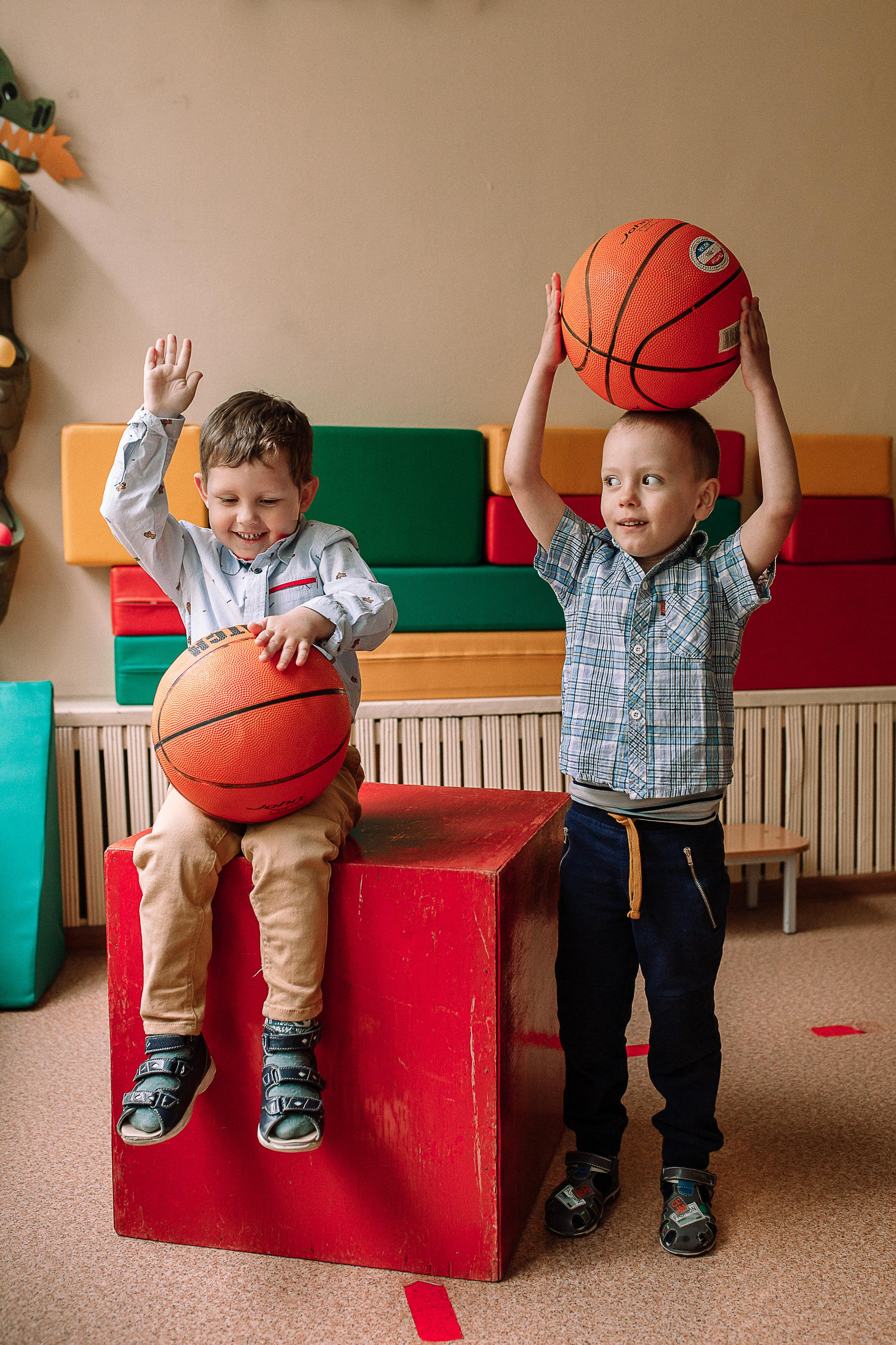 Детский сад, спорт зал. Семейный фотограф Трусова Евгения в Екатеринбурге