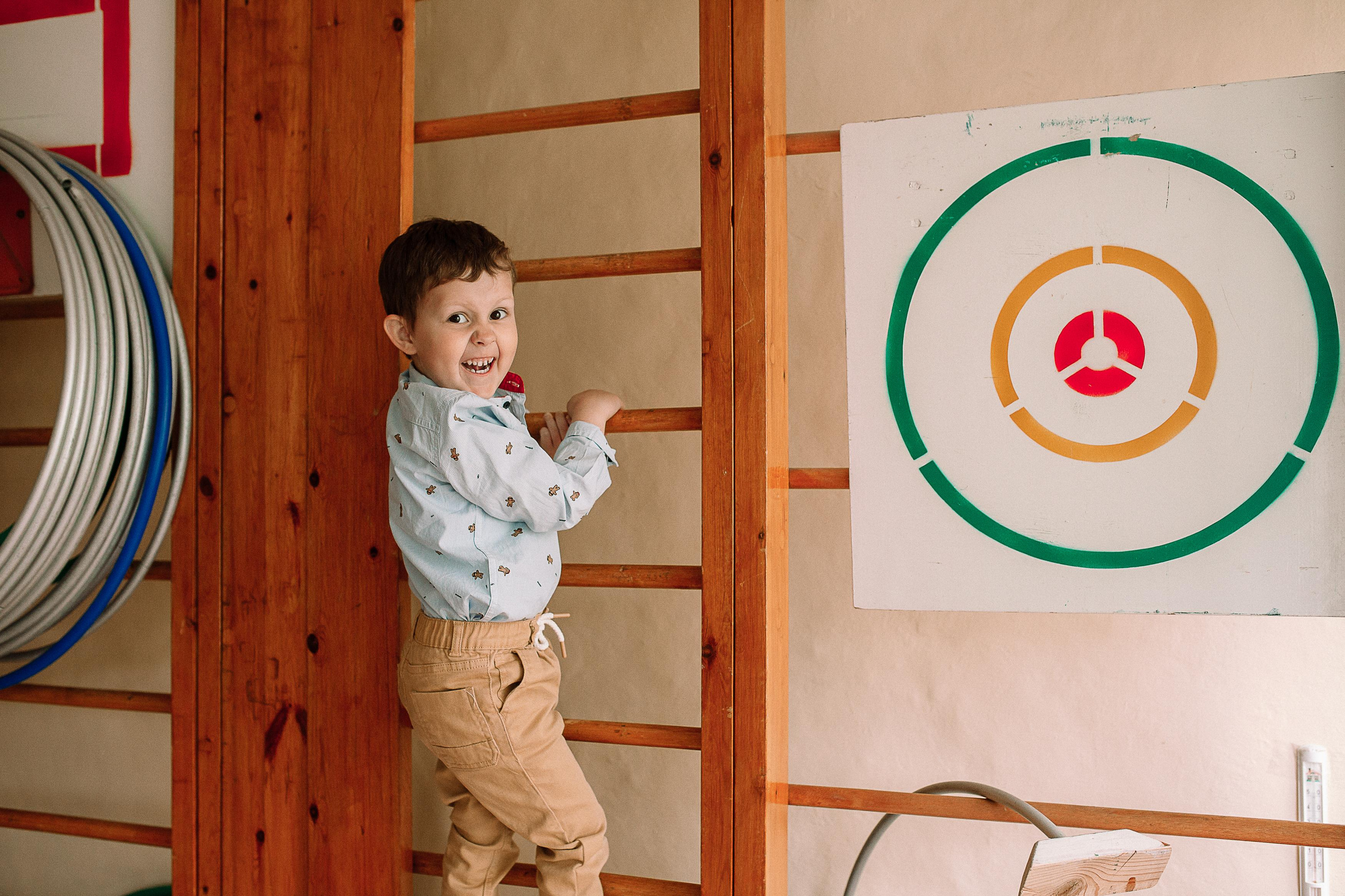 Детский сад, спорт зал. Семейный фотограф Трусова Евгения в Екатеринбурге