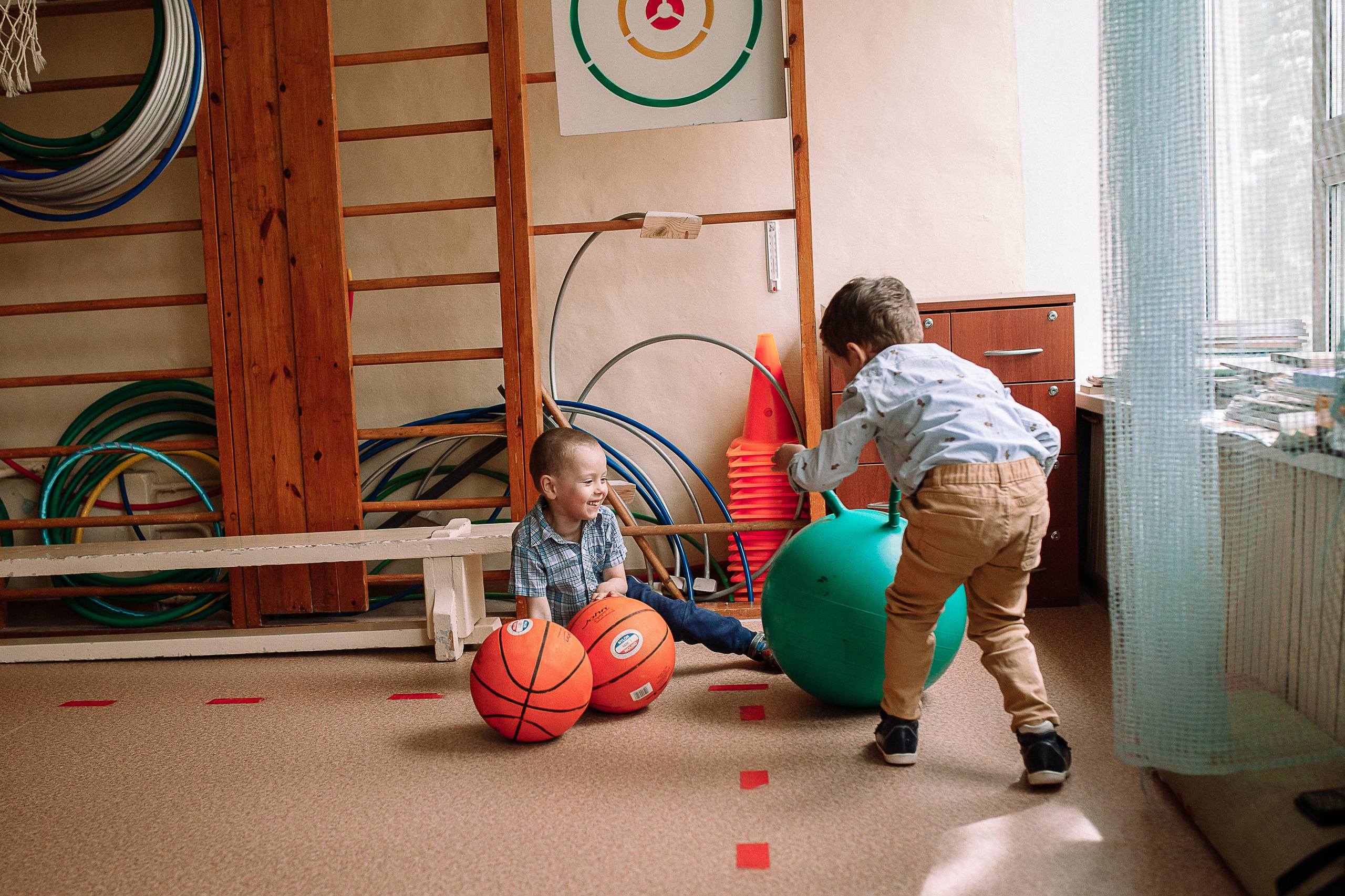 Детский сад, спорт зал. Семейный фотограф Трусова Евгения в Екатеринбурге