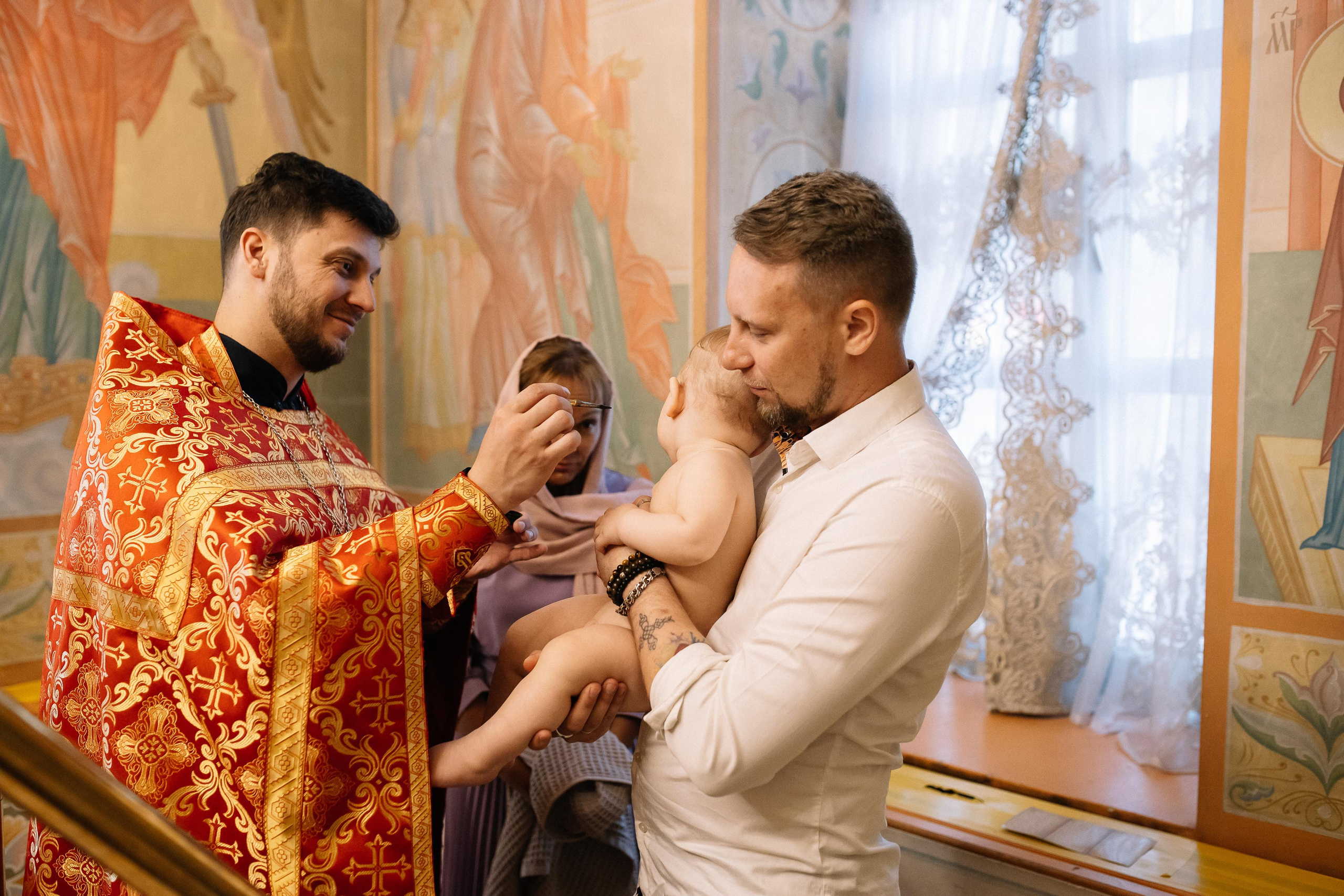 Крещение Димочки. Семейный фотограф Трусова Евгения в Екатеринбурге