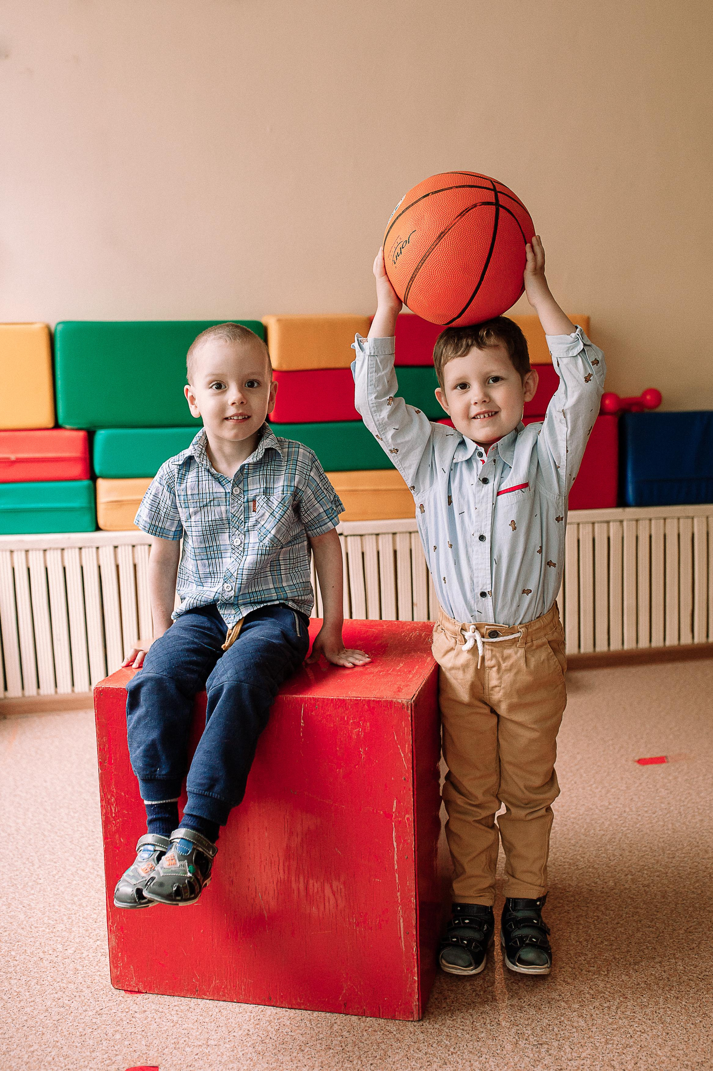 Детский сад, спорт зал. Семейный фотограф Трусова Евгения в Екатеринбурге