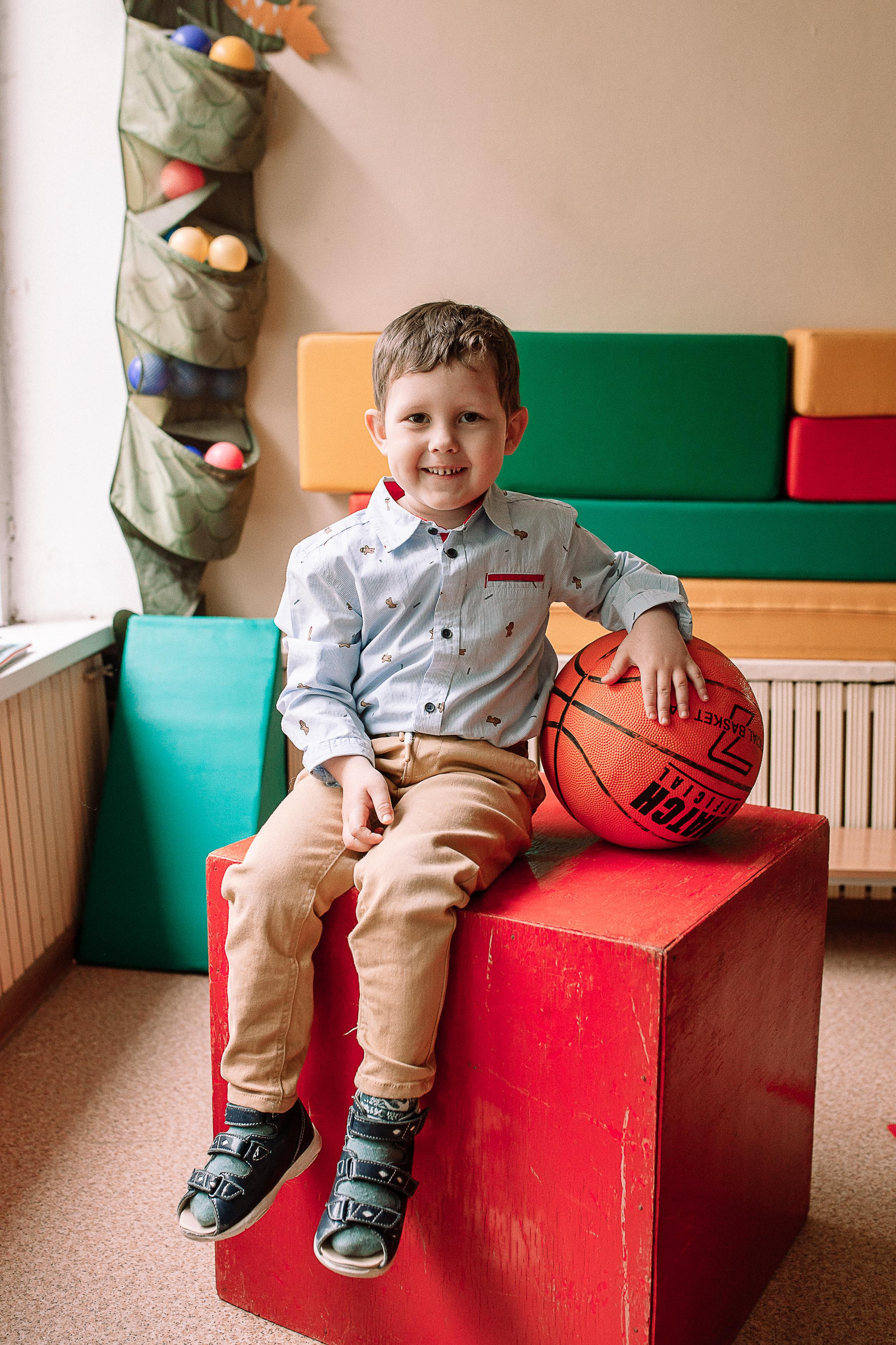 Детский сад, спорт зал. Семейный фотограф Трусова Евгения в Екатеринбурге