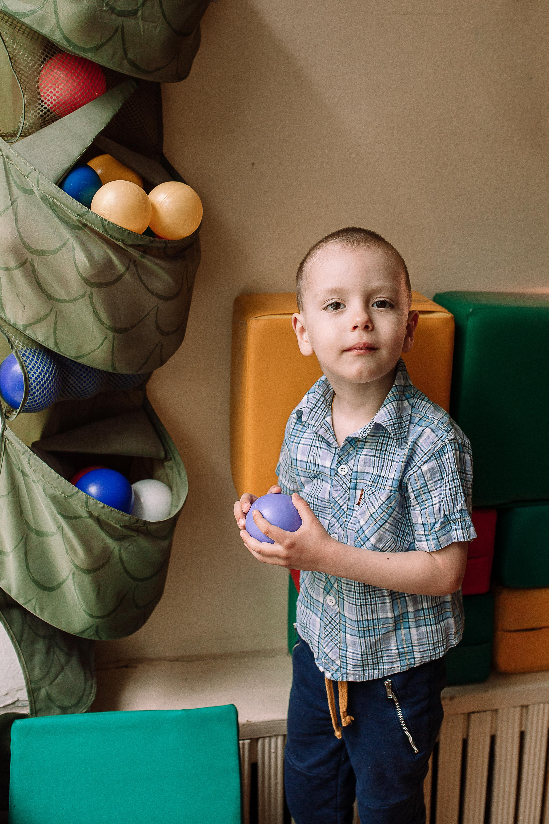 Детский сад, спорт зал. Семейный фотограф Трусова Евгения в Екатеринбурге