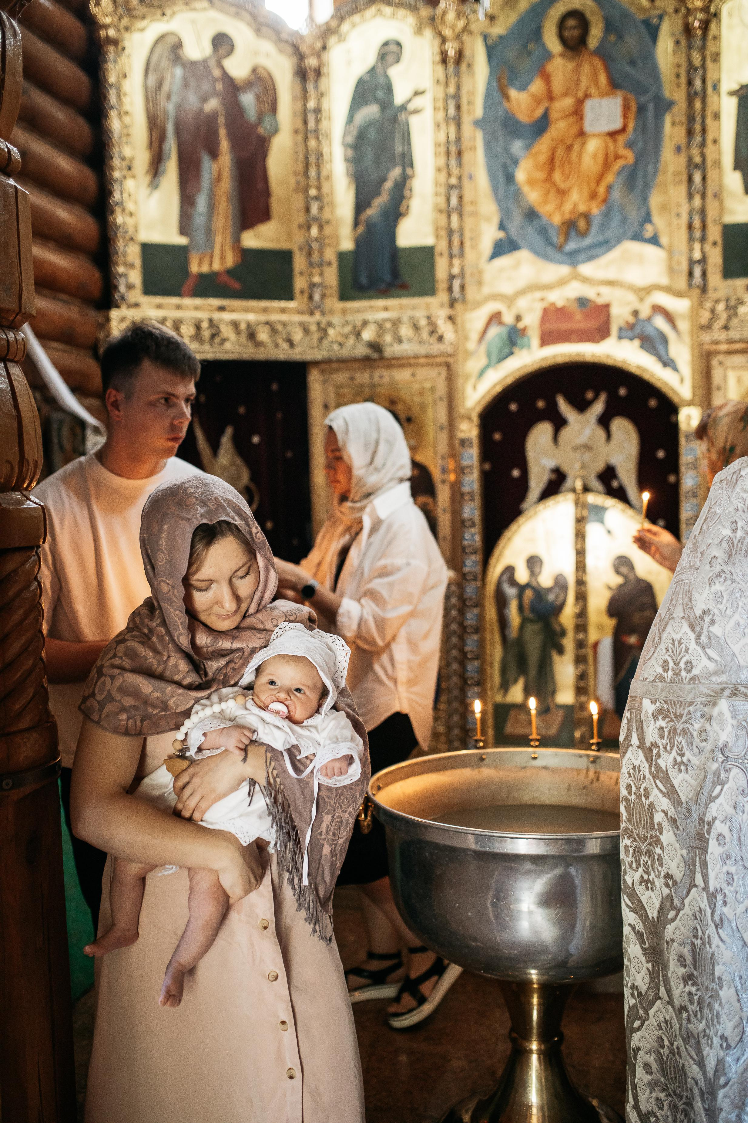 Крещение Машеньки. Семейный фотограф Трусова Евгения в Екатеринбурге