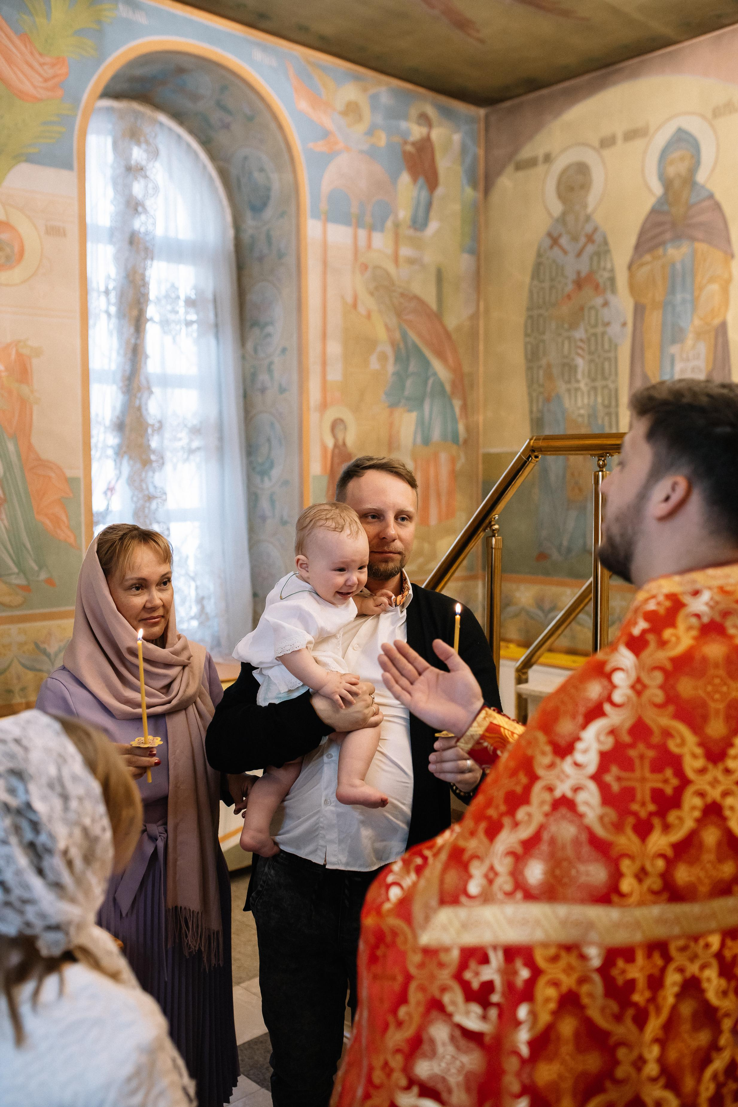 Крещение Димочки. Семейный фотограф Трусова Евгения в Екатеринбурге