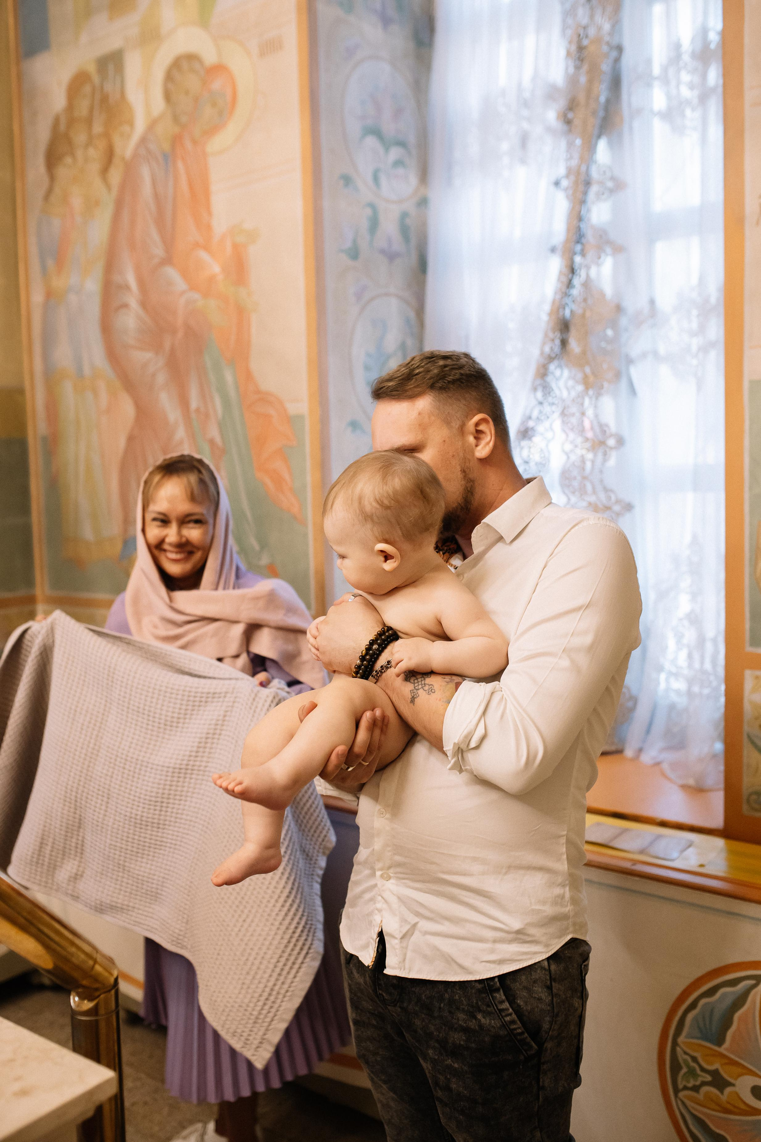 Крещение Димочки. Семейный фотограф Трусова Евгения в Екатеринбурге