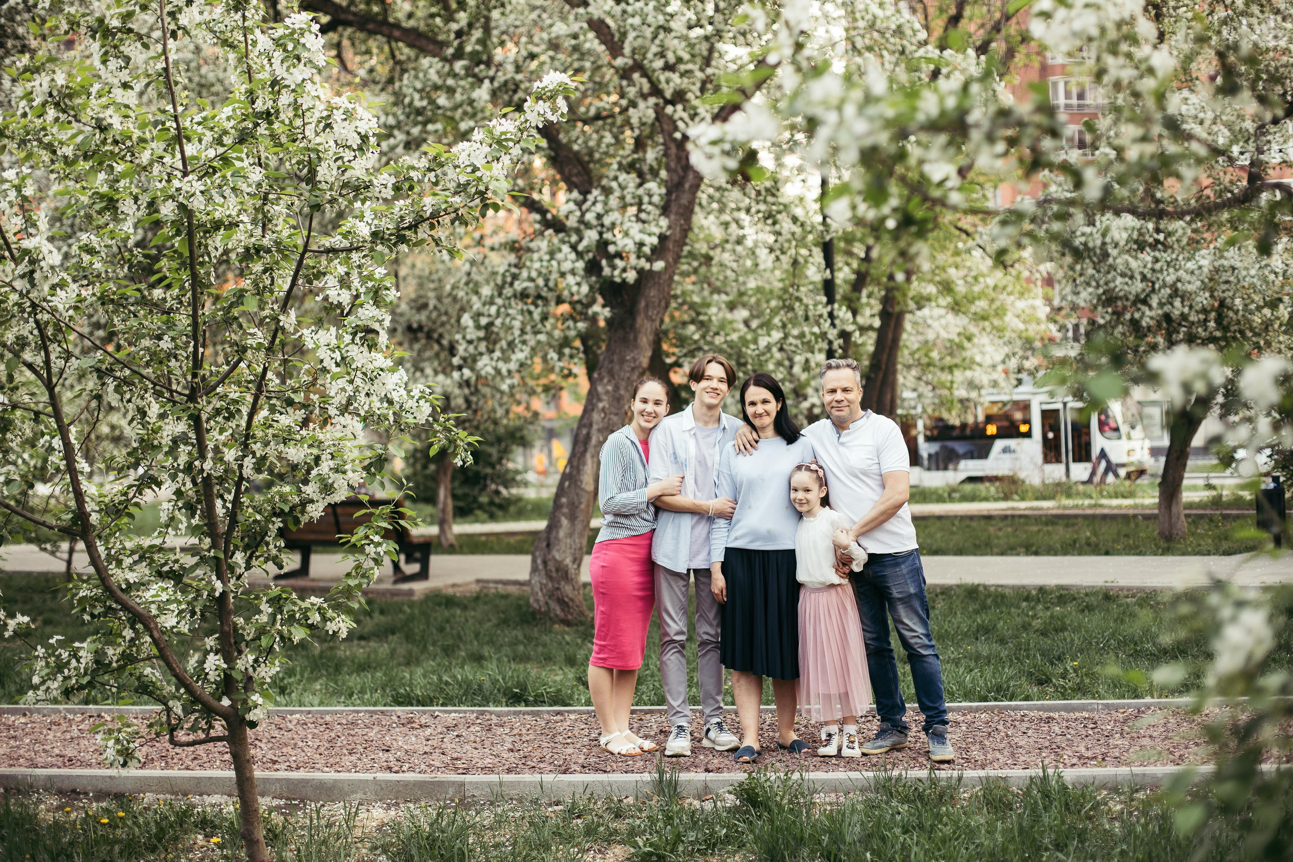 Таня с семьей. Семейный фотограф Трусова Евгения в Екатеринбурге
