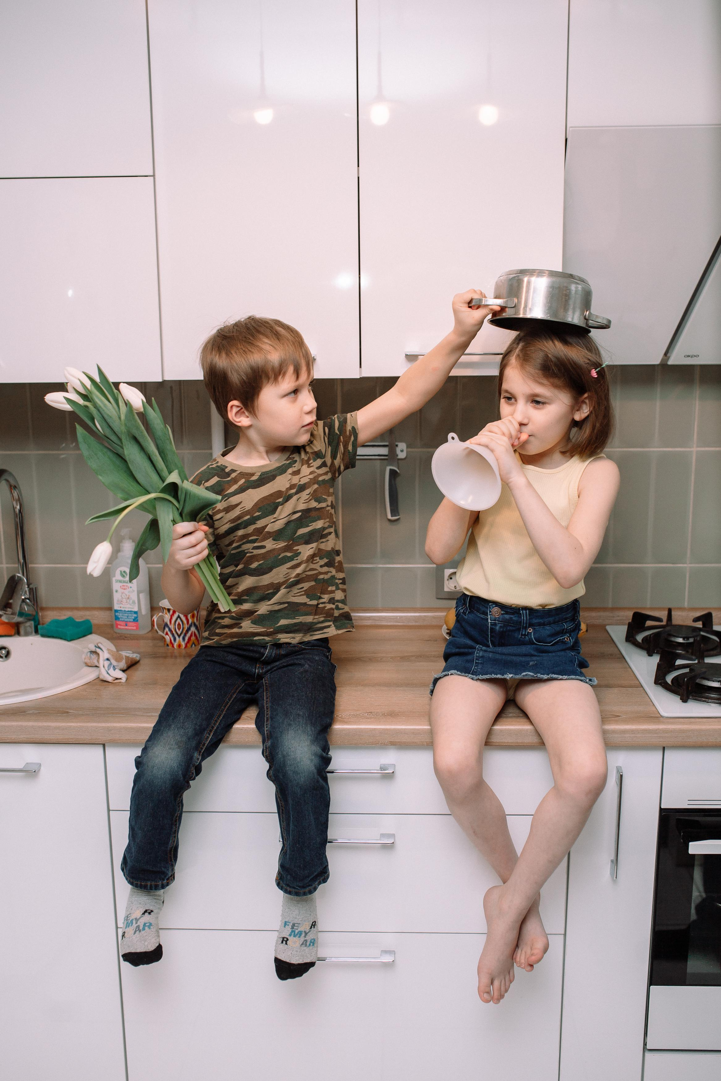 Костя, Ксюша, Глеб, Лиза, маленькая Женя, бабушки и дедушка. Семейный фотограф Трусова Евгения в Екатеринбурге