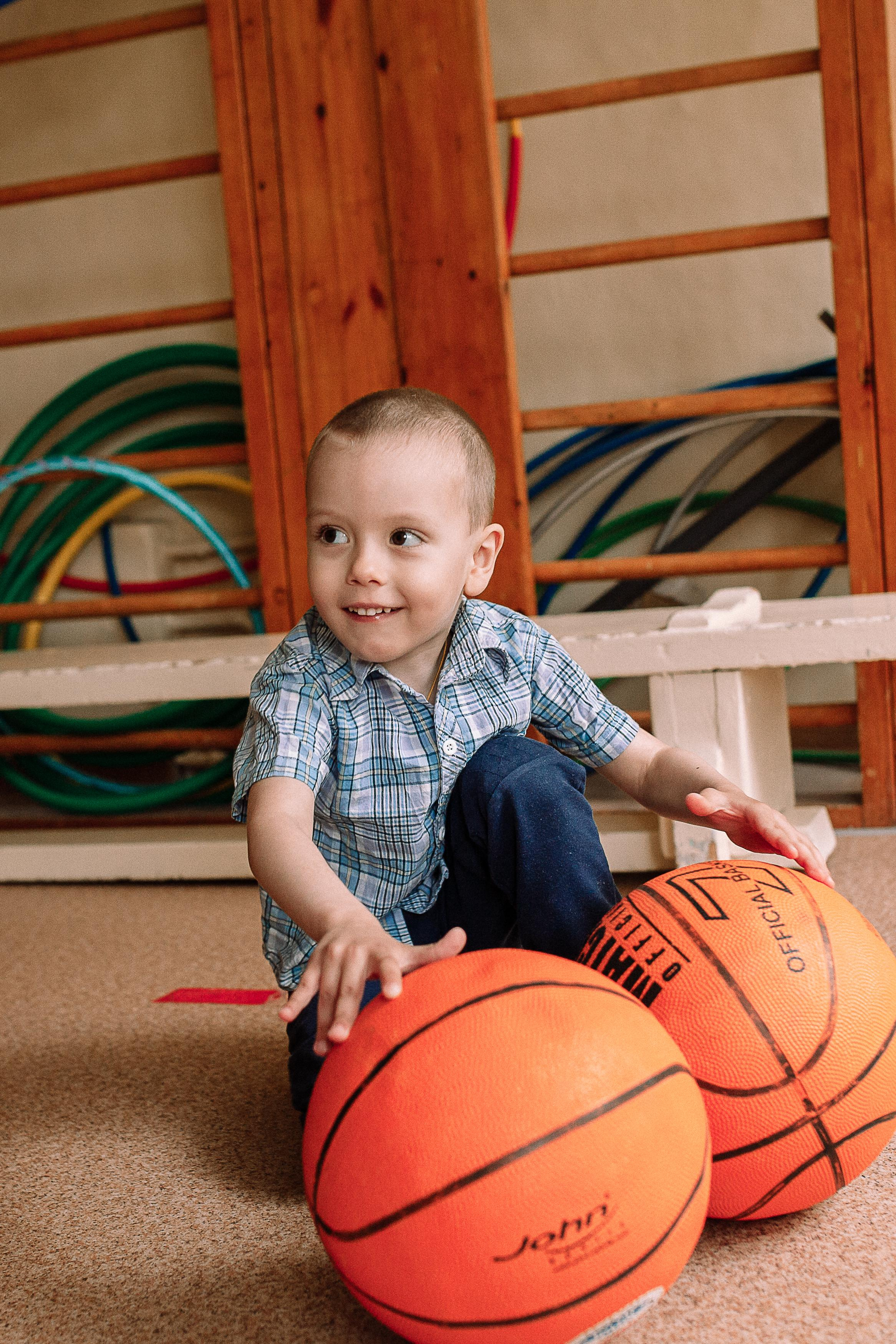 Детский сад, спорт зал. Семейный фотограф Трусова Евгения в Екатеринбурге