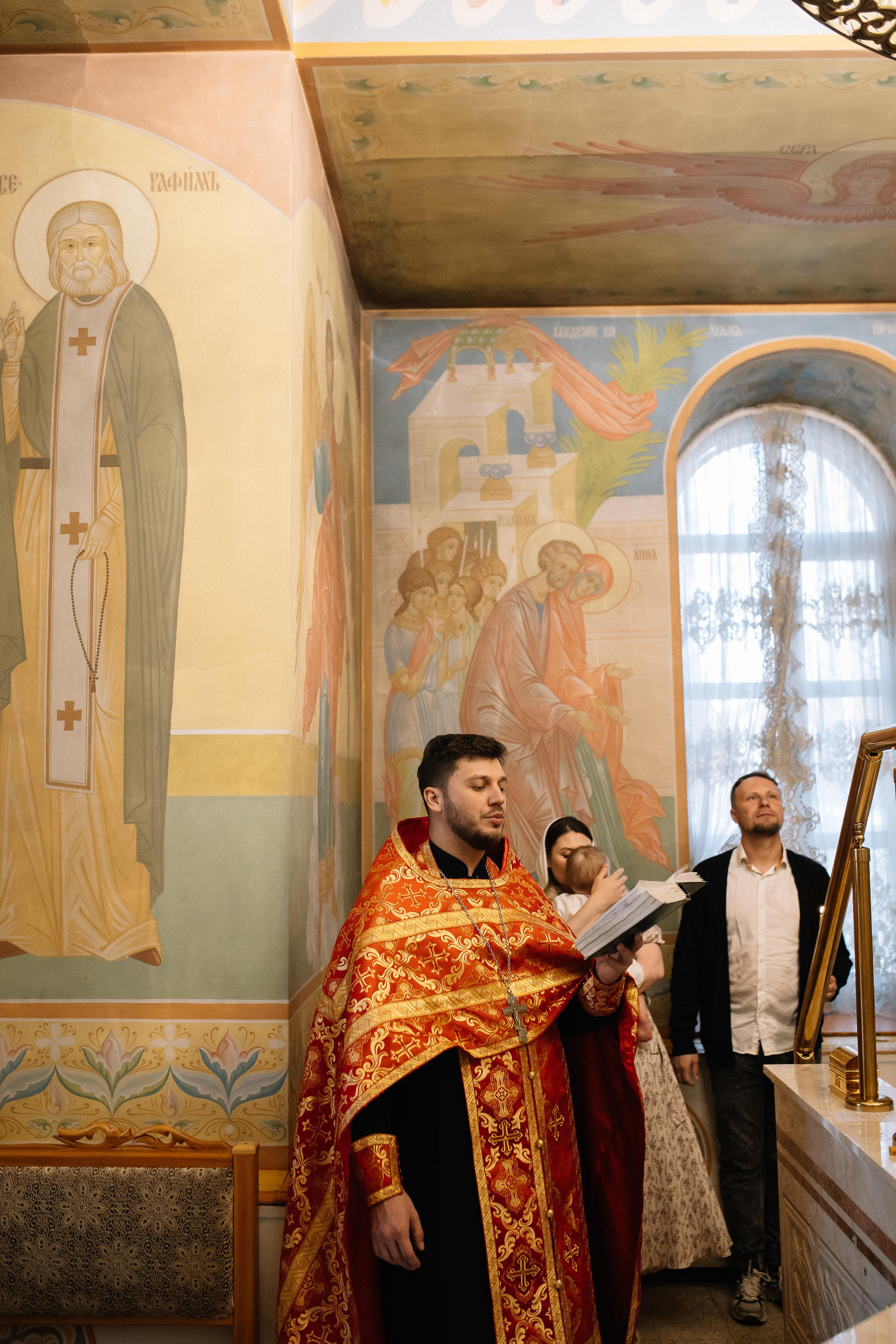 Крещение Димочки. Семейный фотограф Трусова Евгения в Екатеринбурге