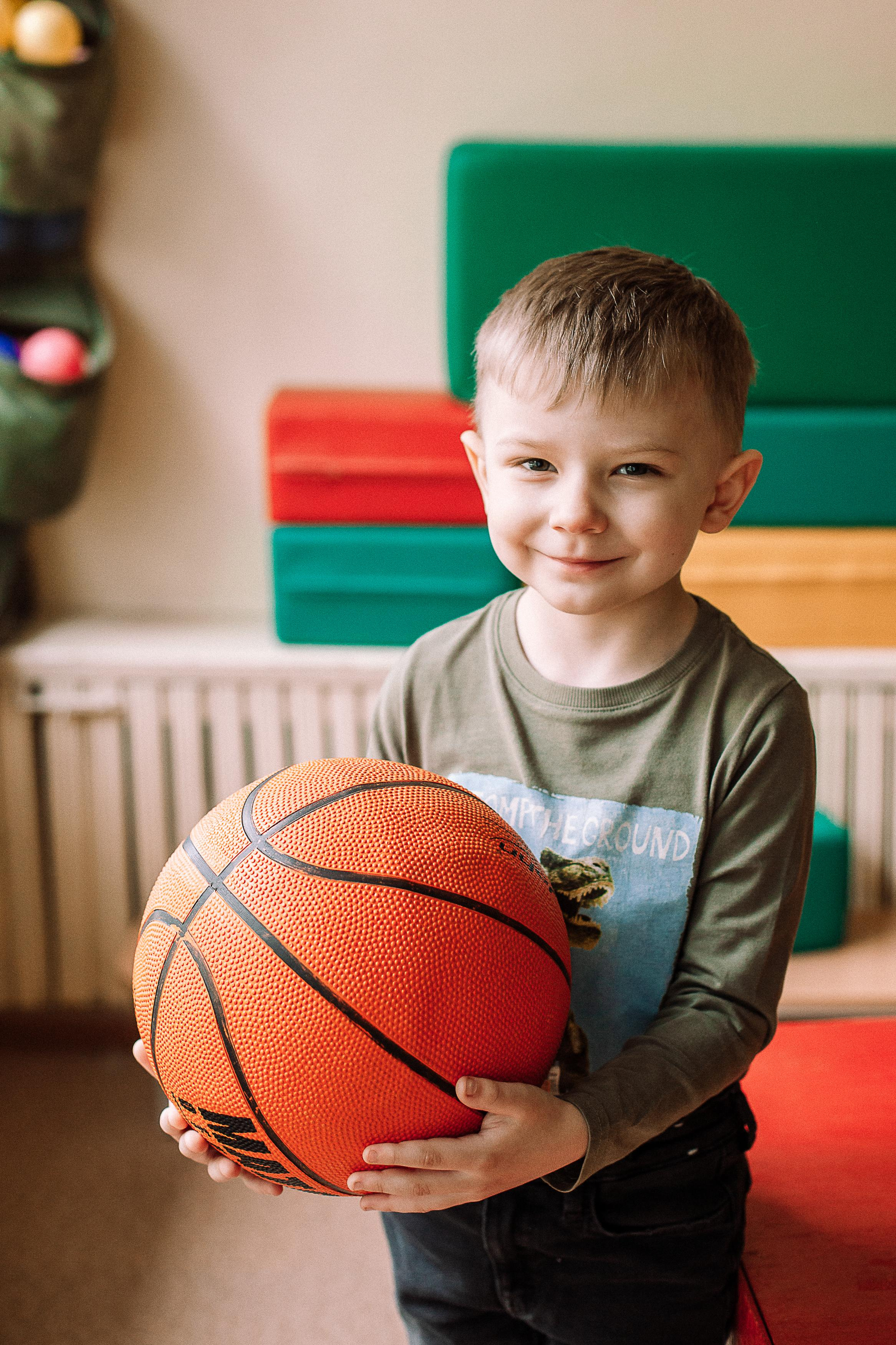 Детский сад, спорт зал. Семейный фотограф Трусова Евгения в Екатеринбурге