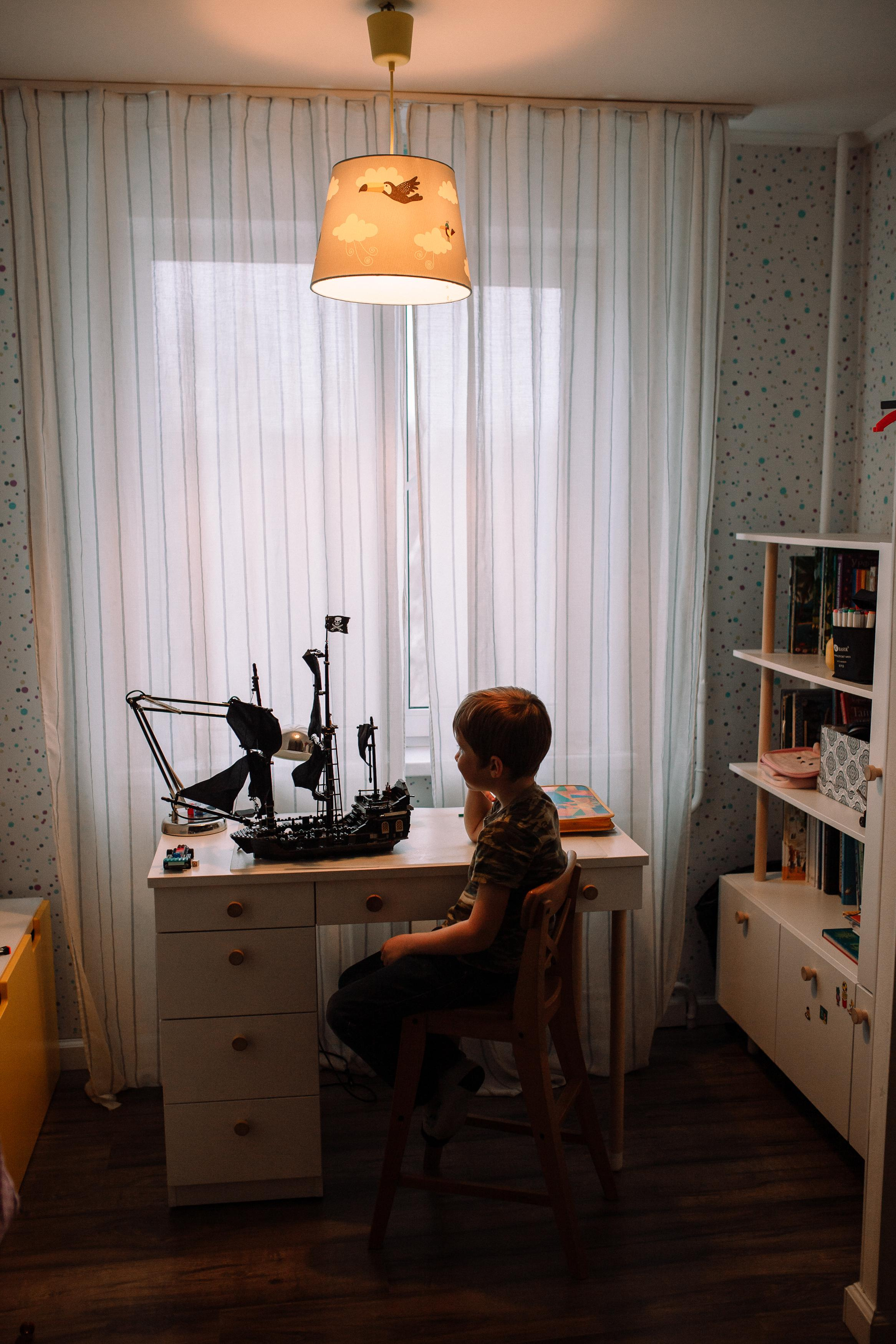 Костя, Ксюша, Глеб, Лиза, маленькая Женя, бабушки и дедушка. Семейный фотограф Трусова Евгения в Екатеринбурге