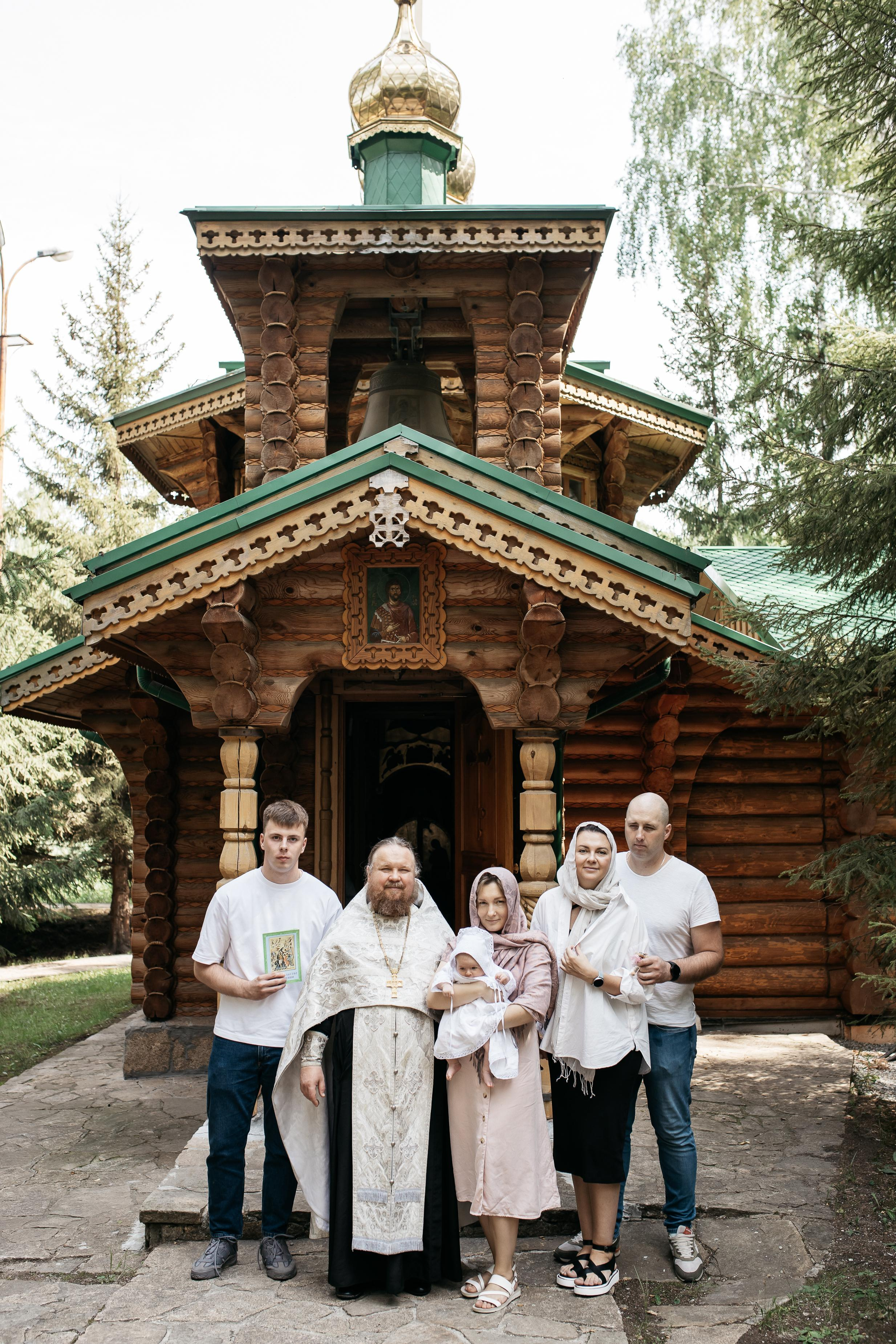 Крещение Машеньки. Семейный фотограф Трусова Евгения в Екатеринбурге