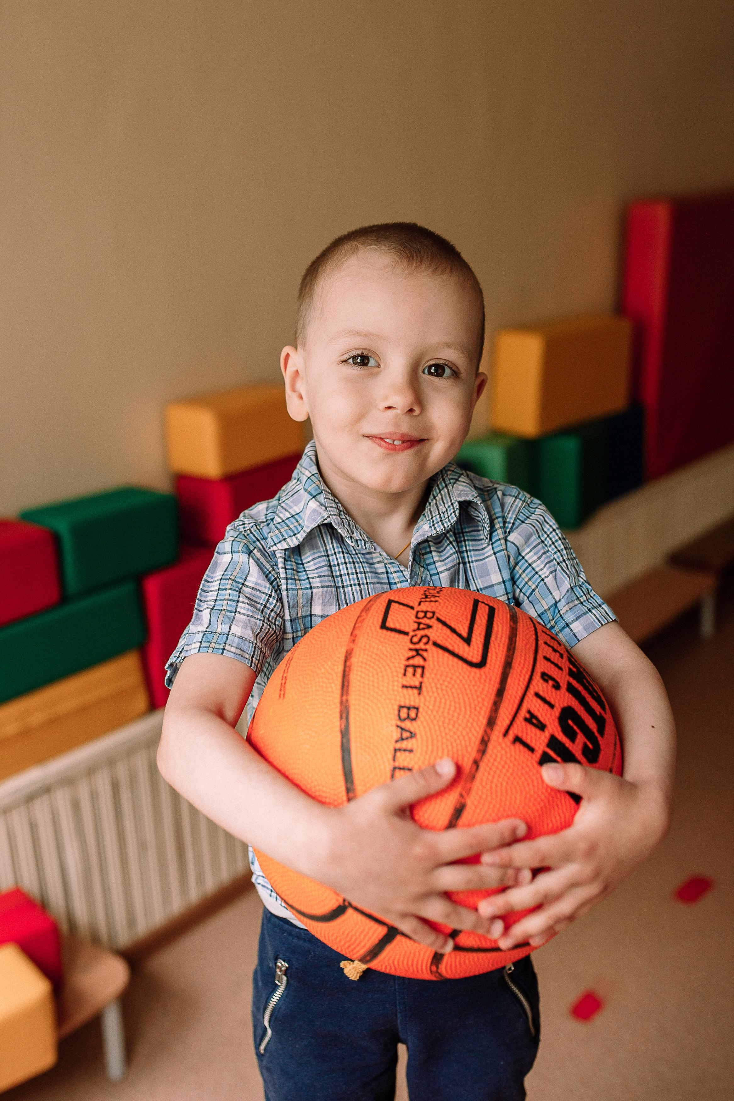 Детский сад, спорт зал. Семейный фотограф Трусова Евгения в Екатеринбурге