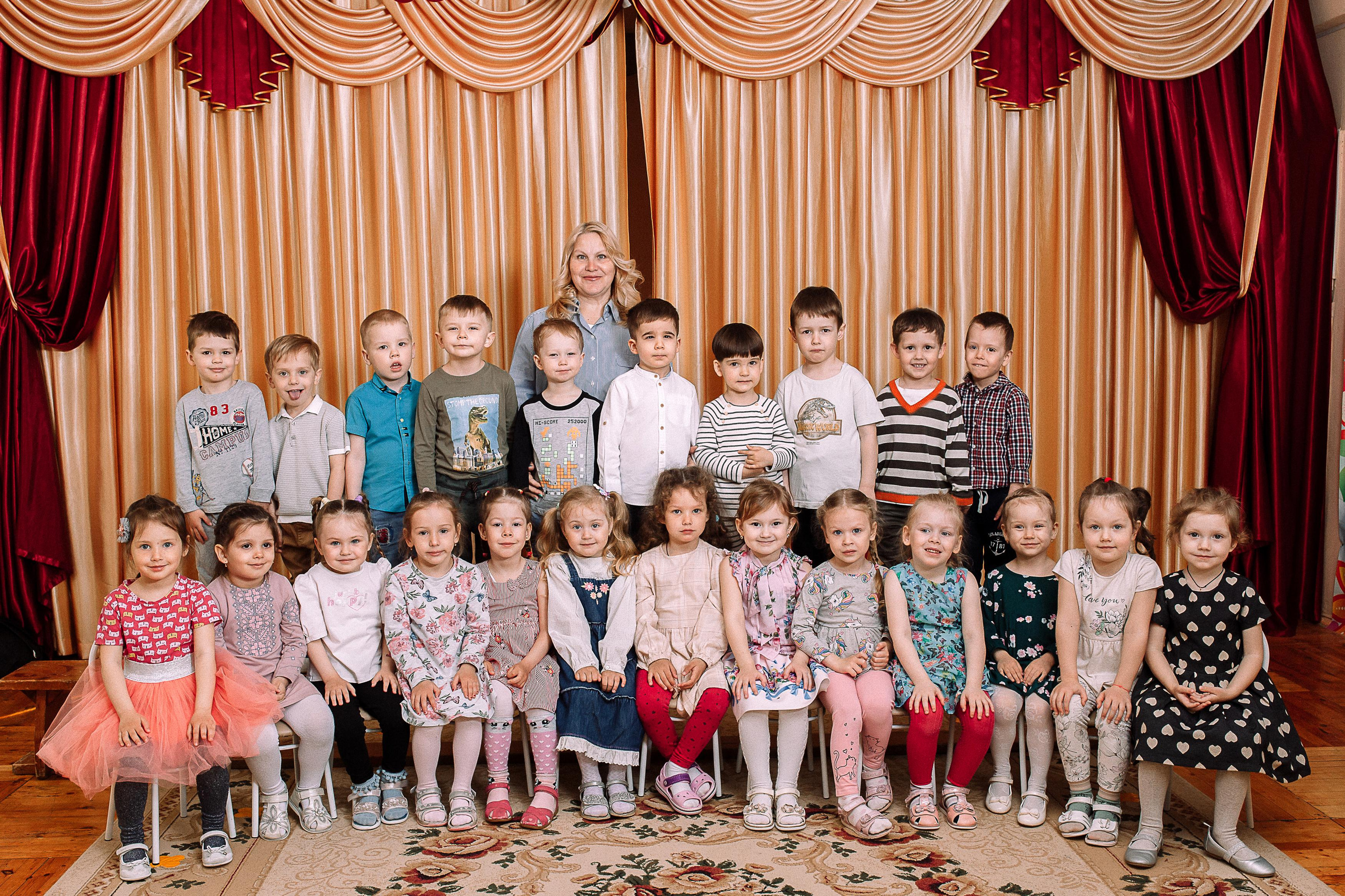 Детский сад, спорт зал. Семейный фотограф Трусова Евгения в Екатеринбурге