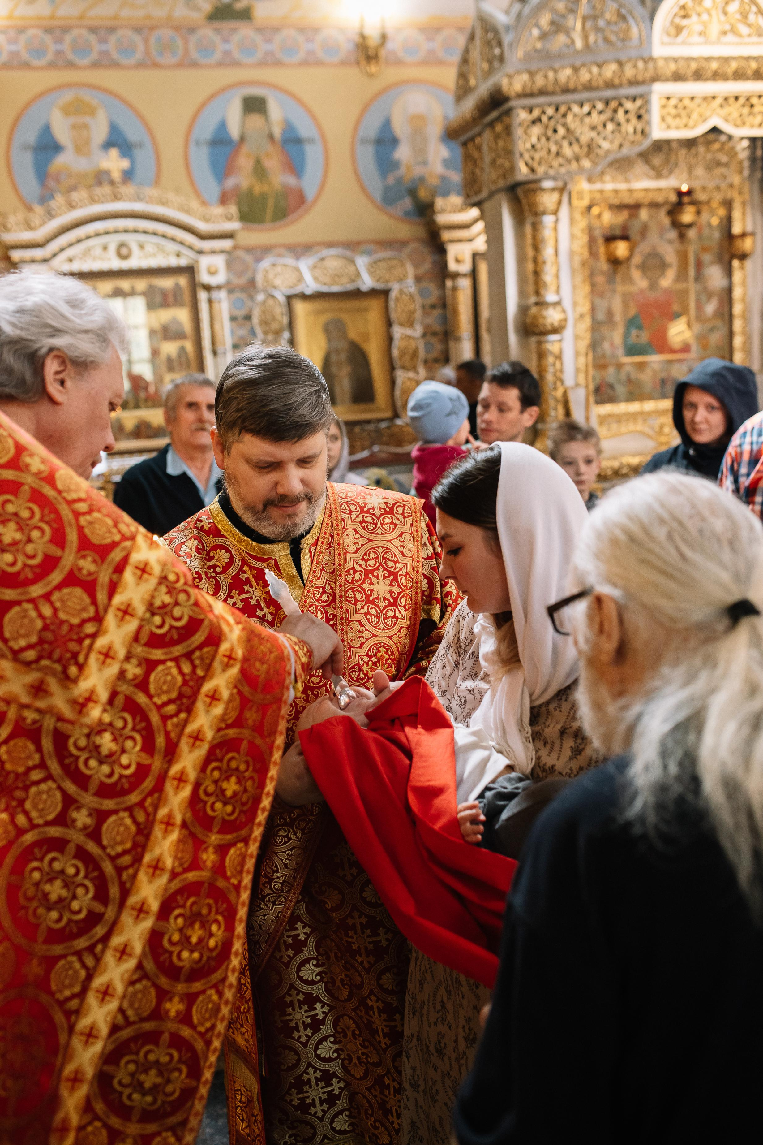 Крещение Димочки. Семейный фотограф Трусова Евгения в Екатеринбурге