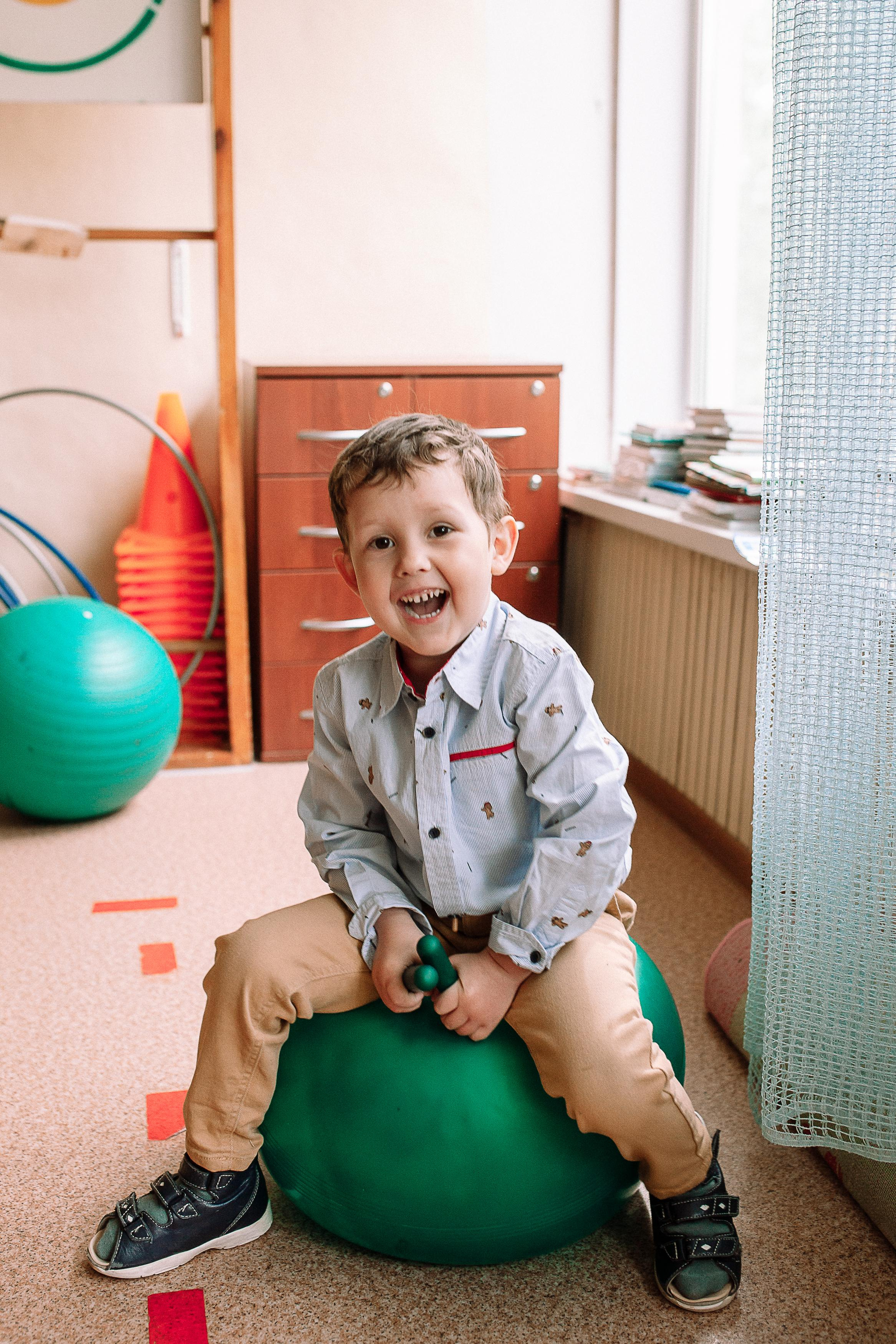 Детский сад, спорт зал. Семейный фотограф Трусова Евгения в Екатеринбурге