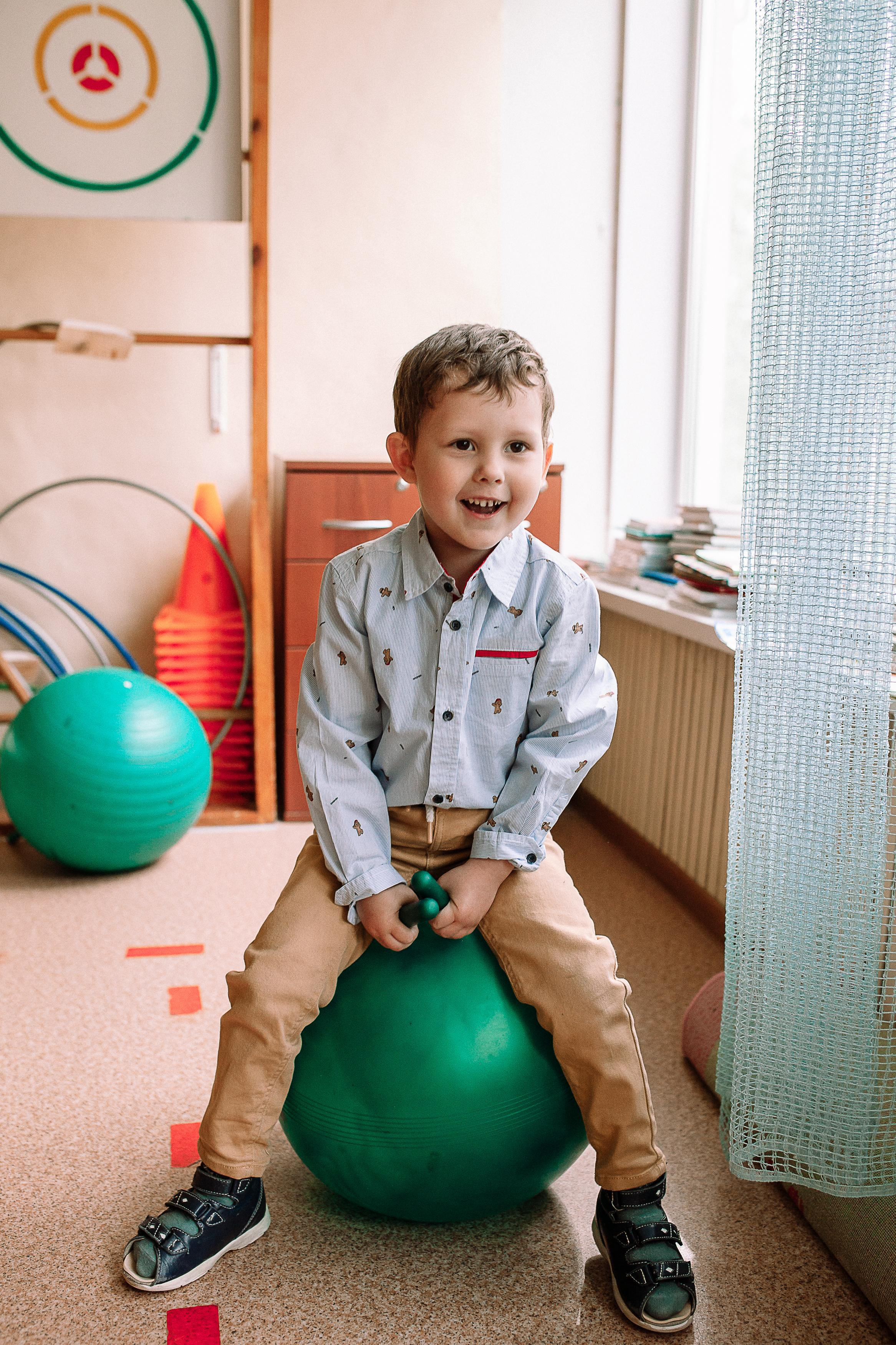 Детский сад, спорт зал. Семейный фотограф Трусова Евгения в Екатеринбурге