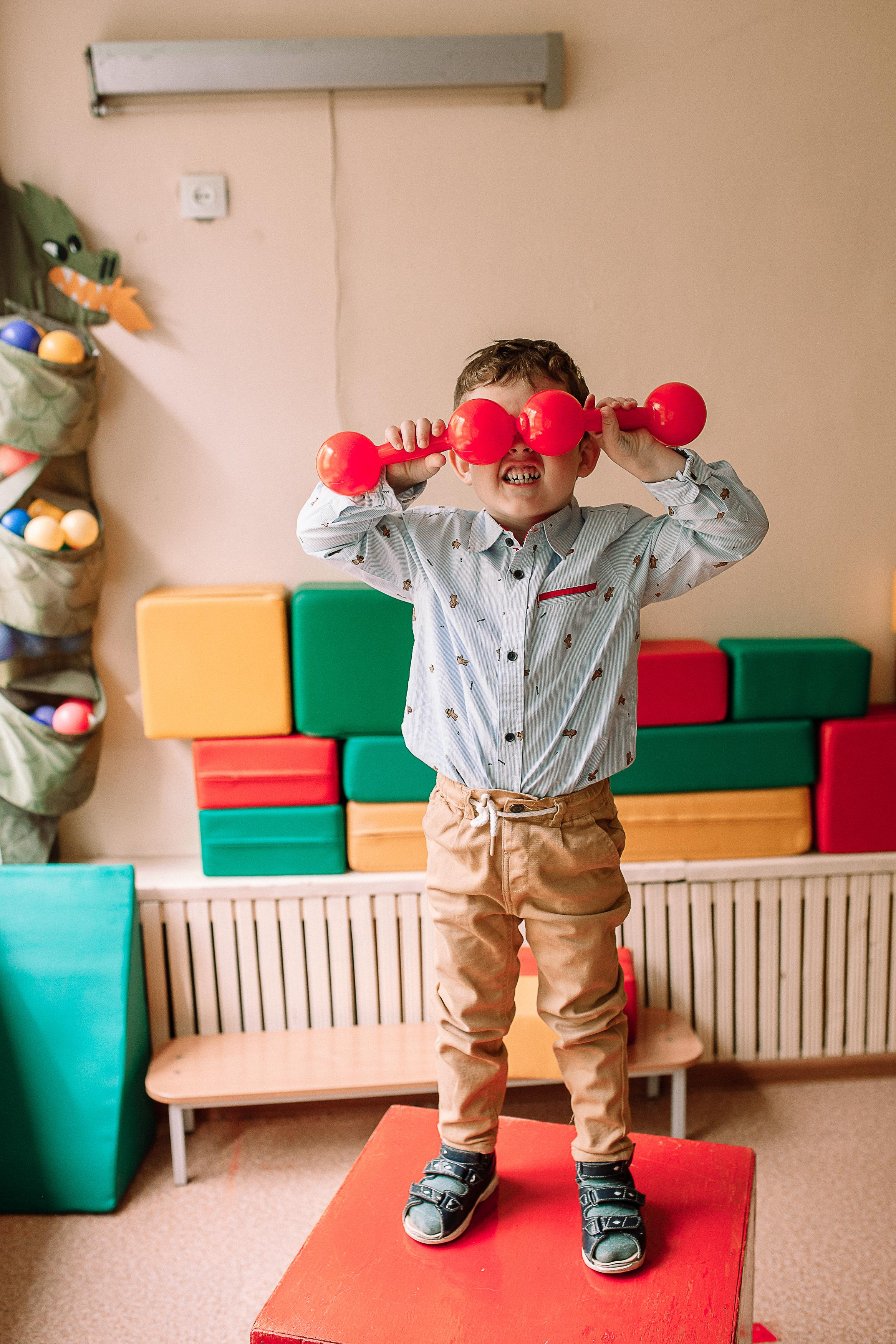 Детский сад, спорт зал. Семейный фотограф Трусова Евгения в Екатеринбурге