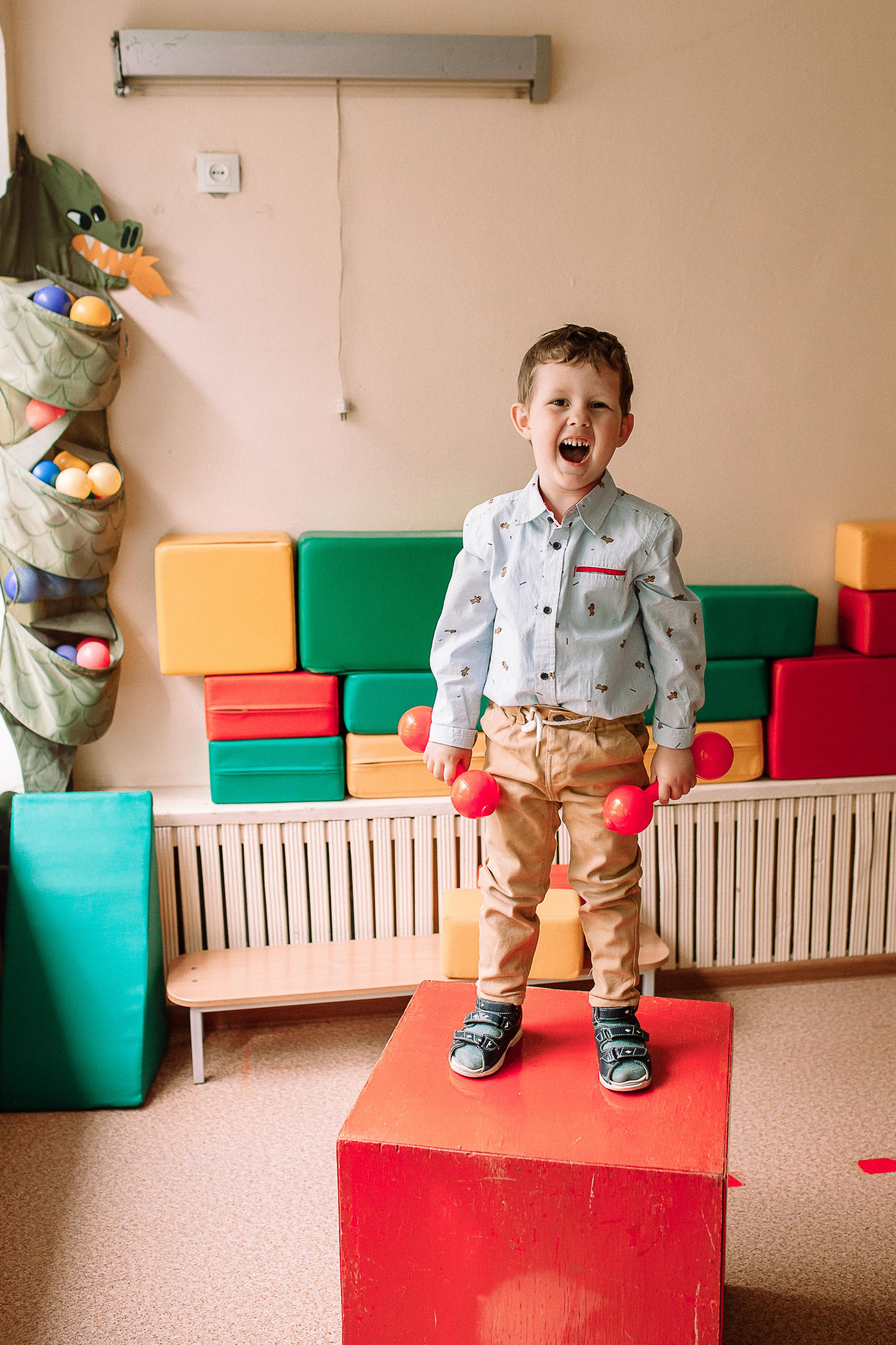 Детский сад, спорт зал. Семейный фотограф Трусова Евгения в Екатеринбурге