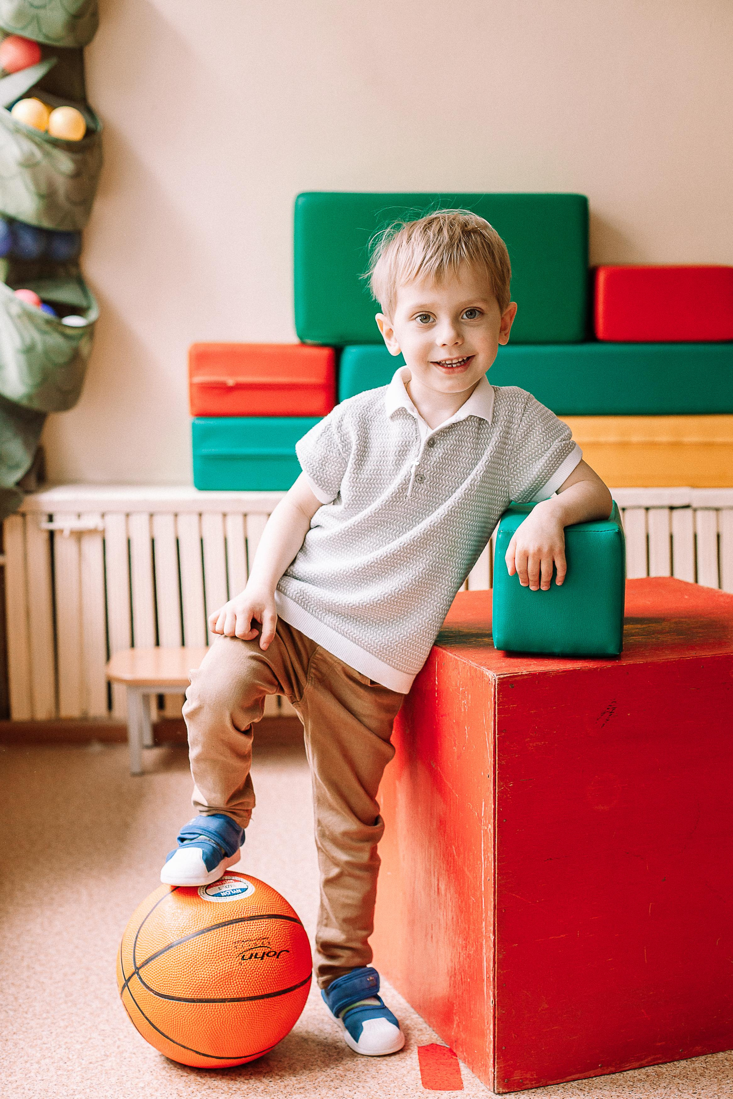 Детский сад, спорт зал. Семейный фотограф Трусова Евгения в Екатеринбурге