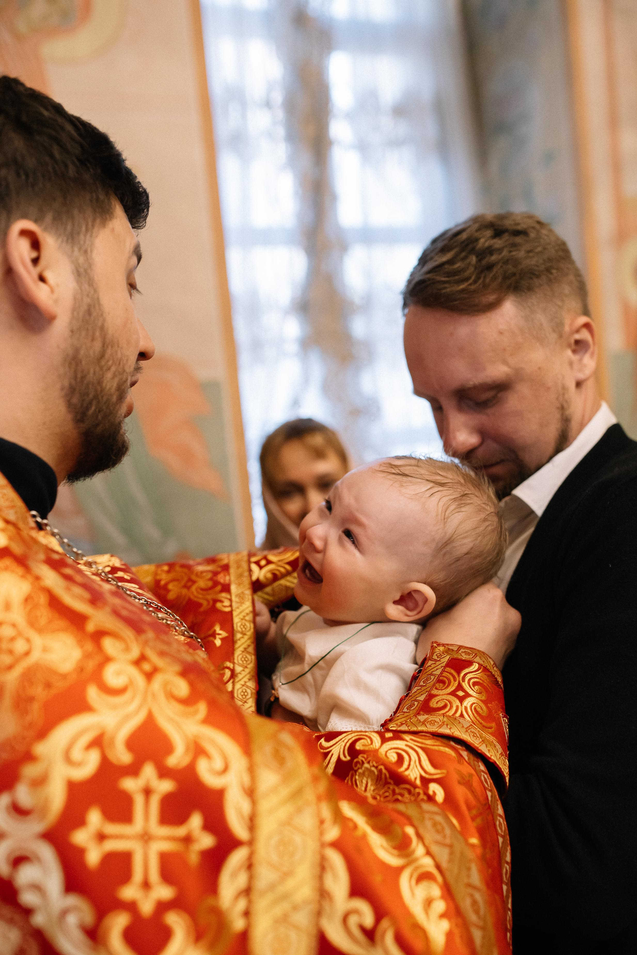 Крещение Димочки. Семейный фотограф Трусова Евгения в Екатеринбурге