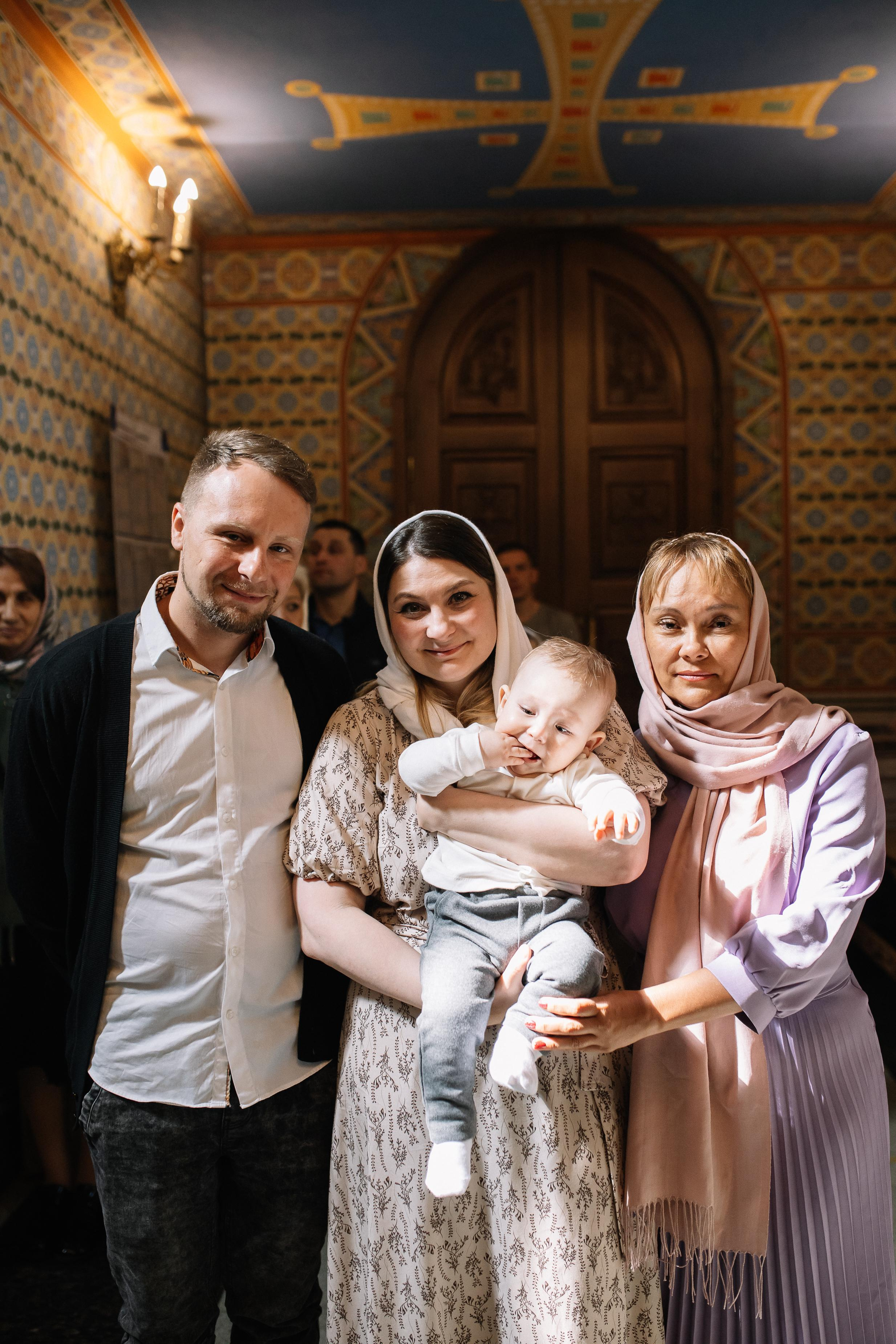 Крещение Димочки. Семейный фотограф Трусова Евгения в Екатеринбурге