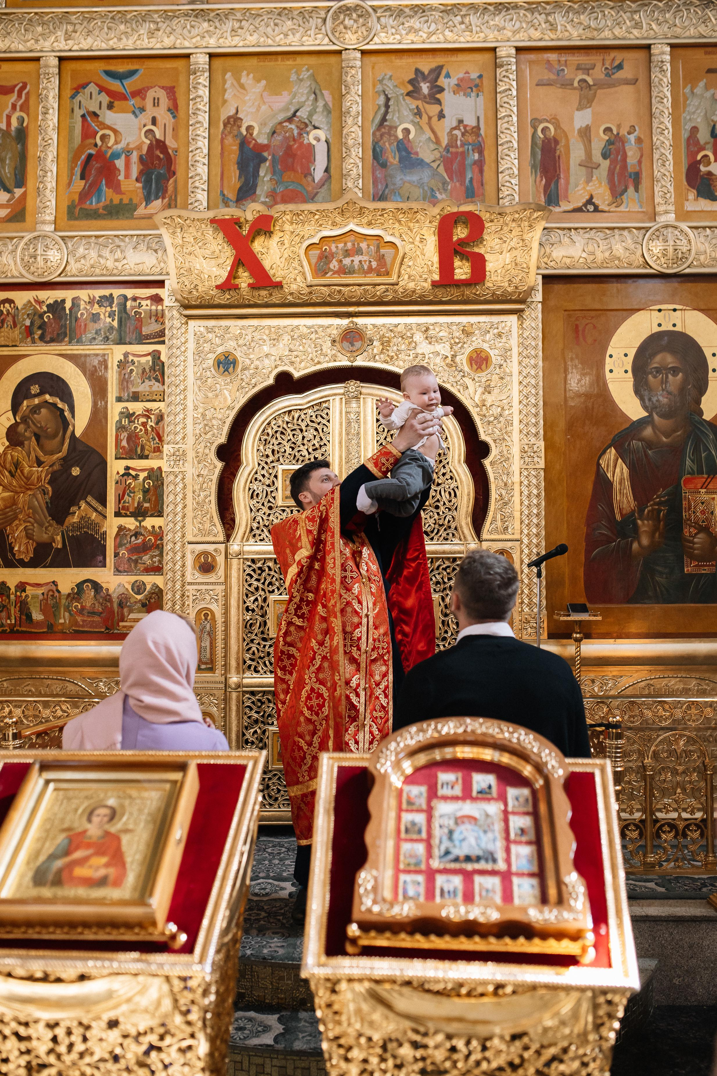 Крещение Димочки. Семейный фотограф Трусова Евгения в Екатеринбурге
