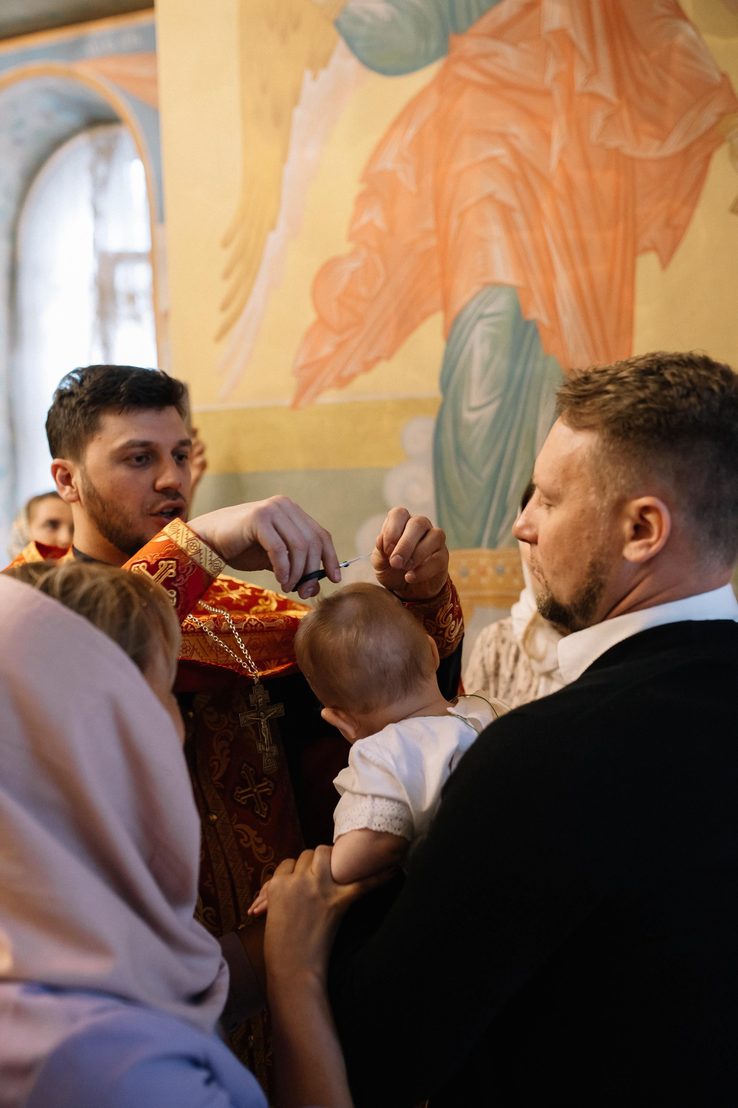 Крещение Димочки. Семейный фотограф Трусова Евгения в Екатеринбурге