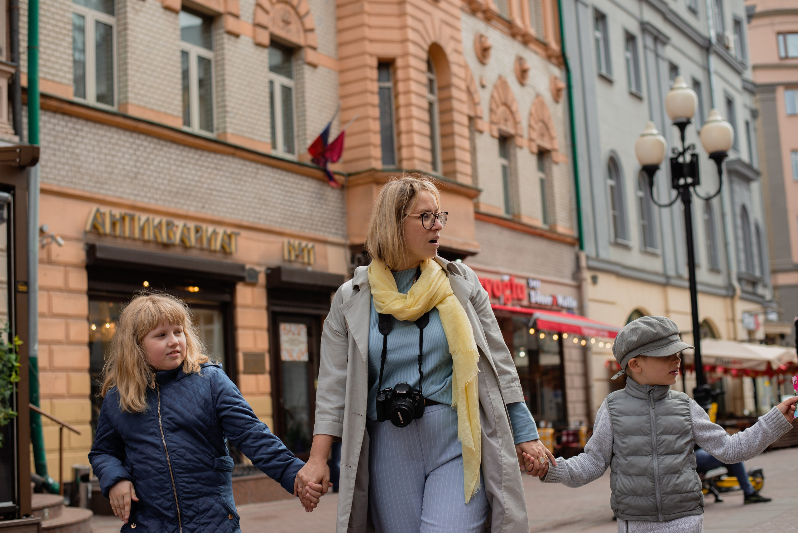 Семейная прогулка по Старому Арбату. Фотограф • Фототерапевт г. Москва