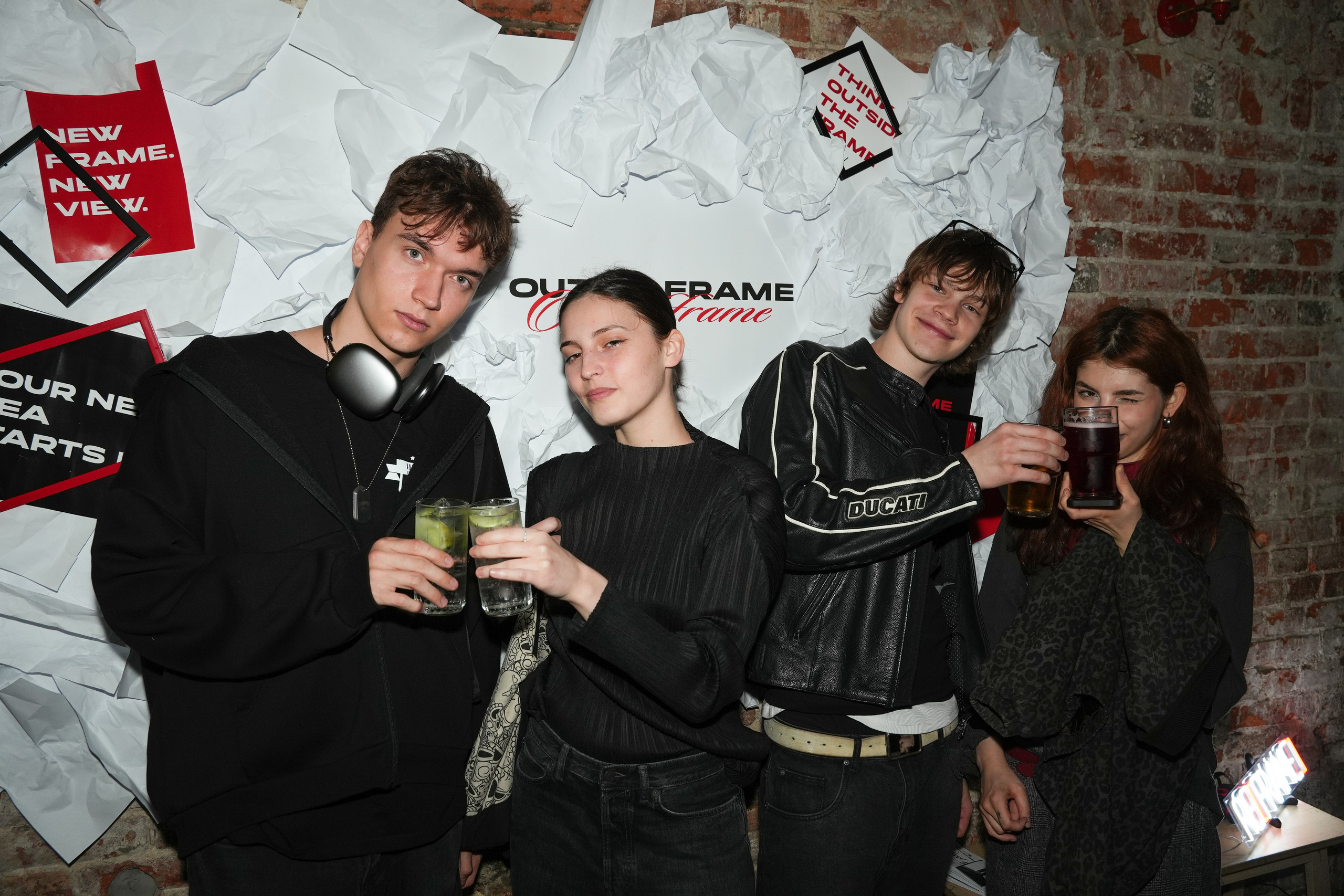 «OUT OF FRAME» / 18.06. Репортажный фотограф в Москве Старовойтов Матвей