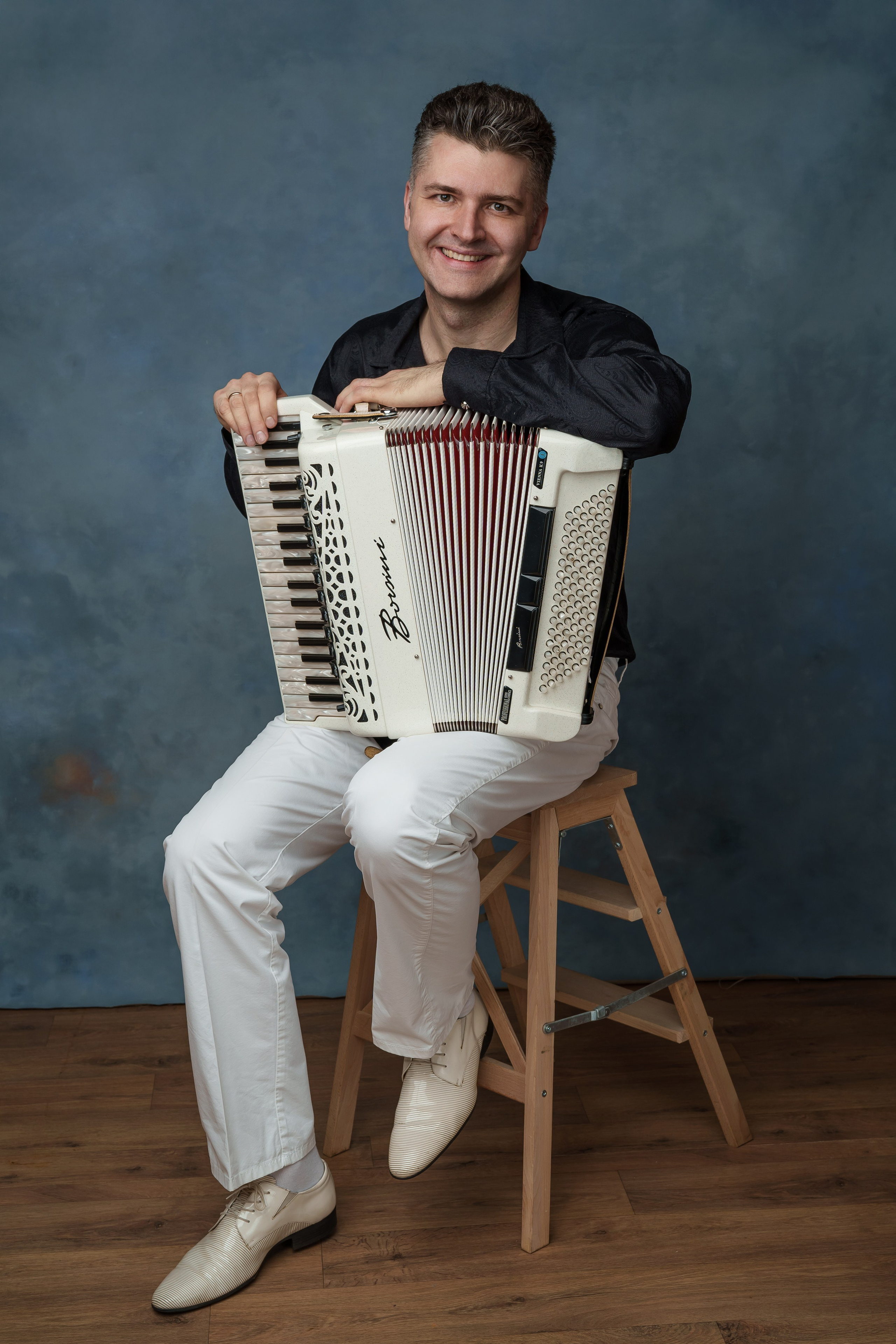 Аккордеонист Мирослав Лелюх