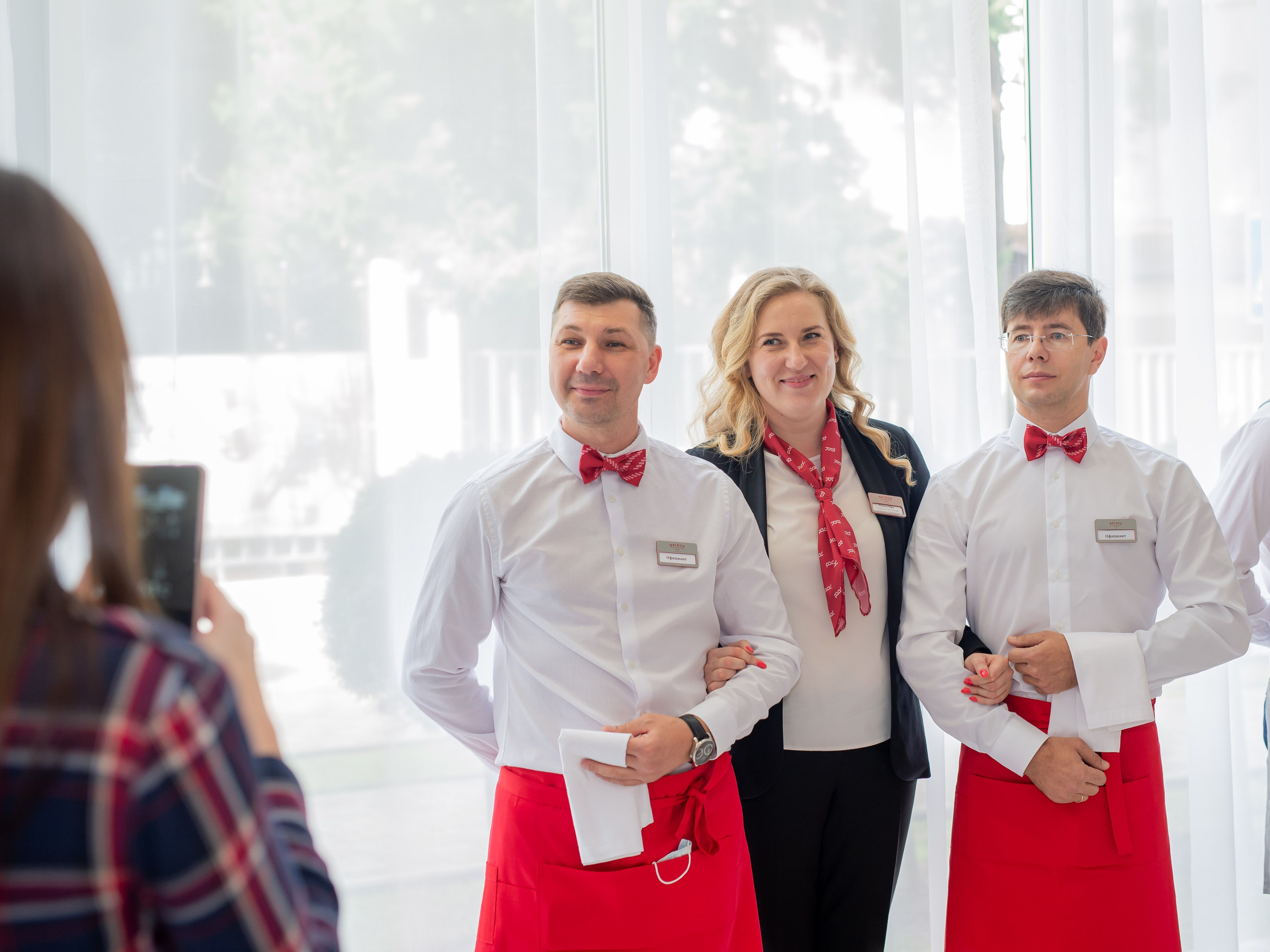 Bridge Resort. 8 марта. Поздравление от мужчин. Фотограф Сергей Катаев