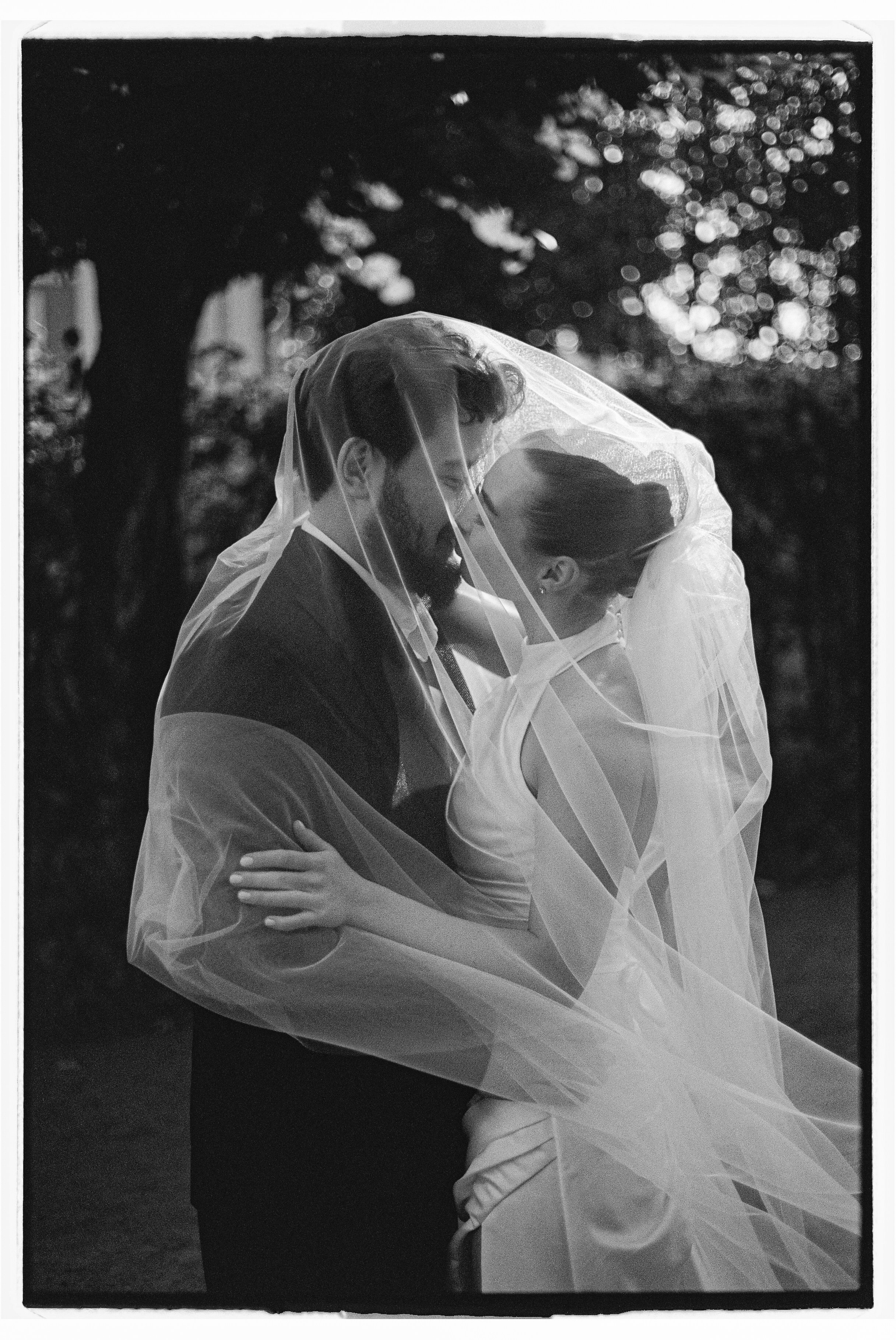 Сентиментальная свадебная фотография