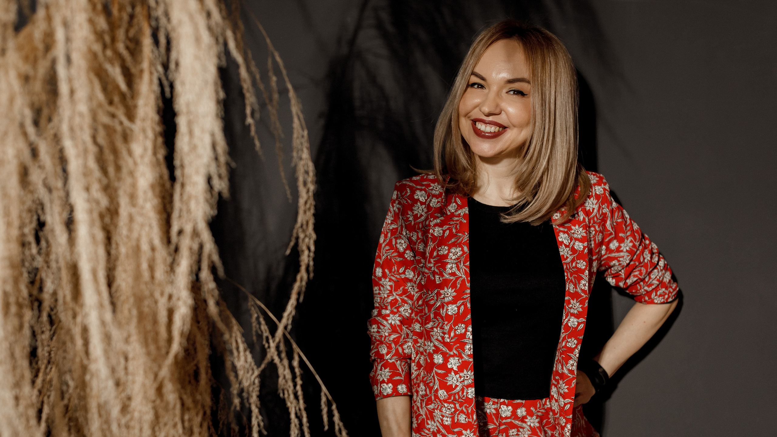 Контакты. Предметный фотограф Казань Анна Елисеева