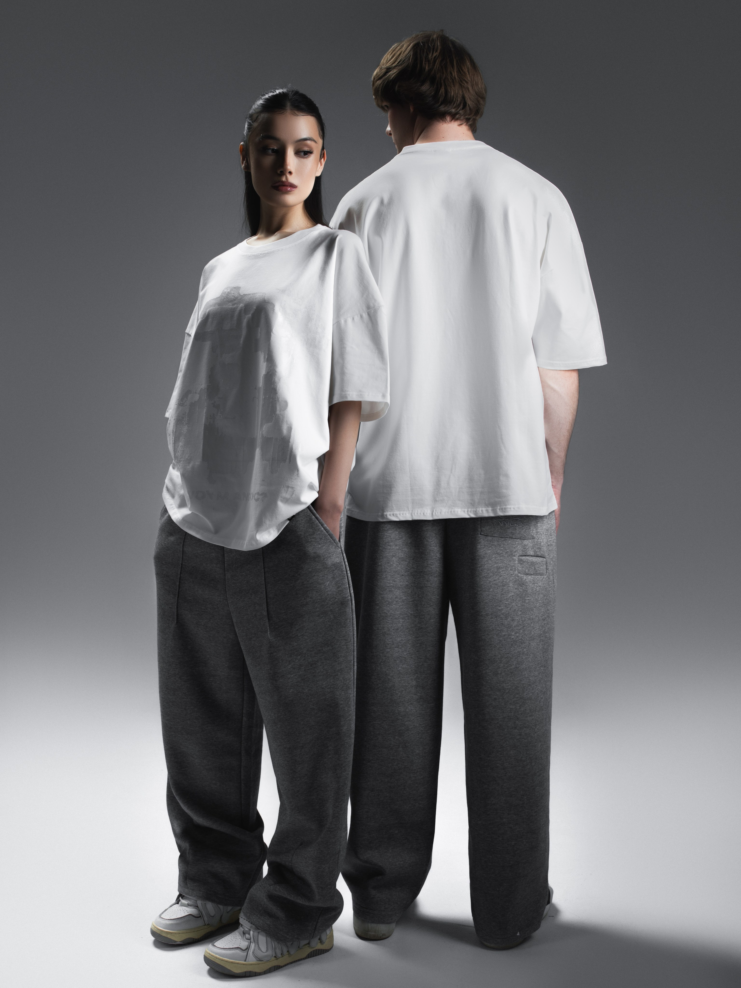 КАТАЛОГ | серый фон. RUNA production — стильные съемки для брендов