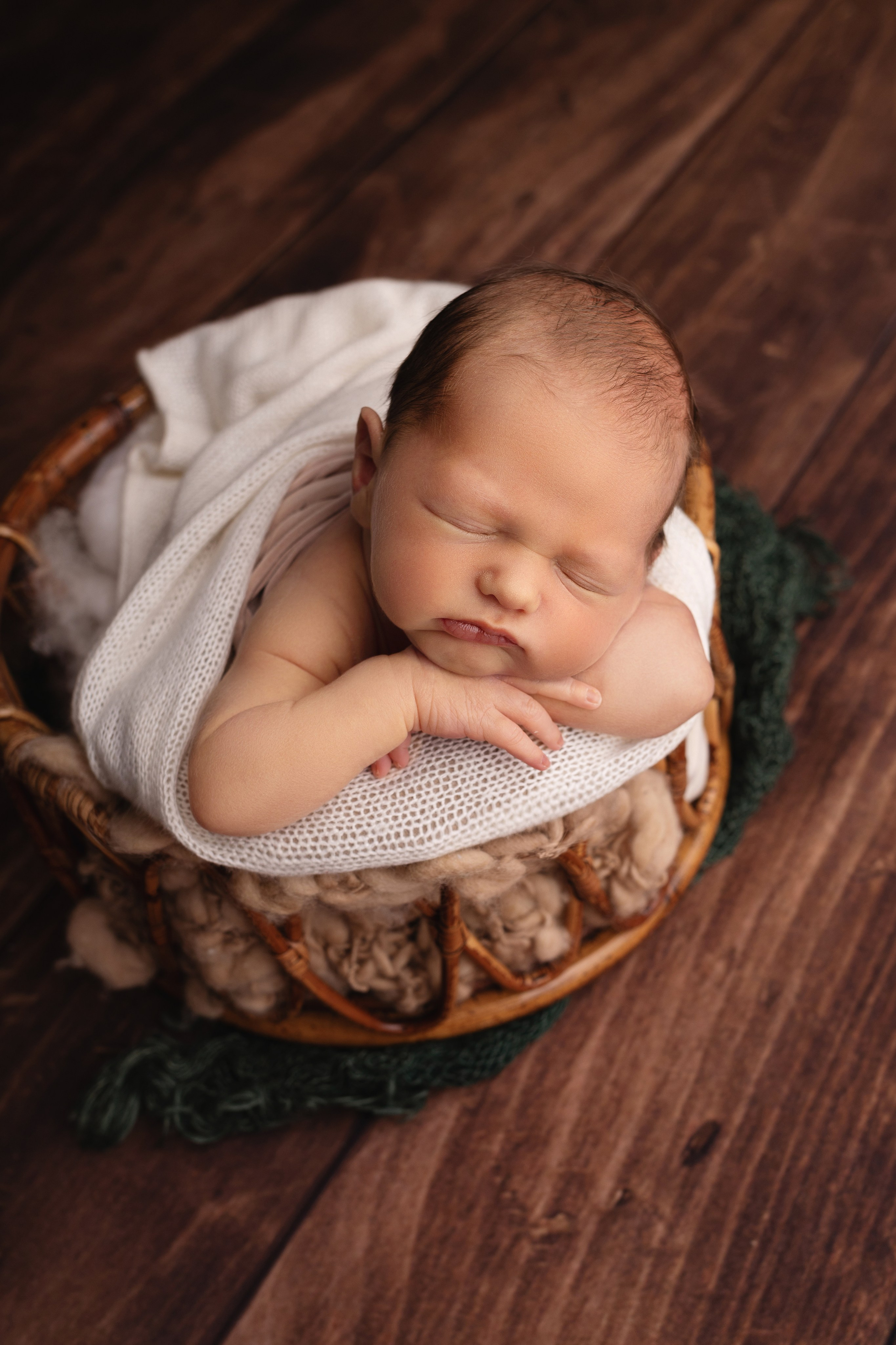 Классическая фотосессия малыша. Фотограф новорожденных малышей в Омске и Омской области Эльвира Камаева