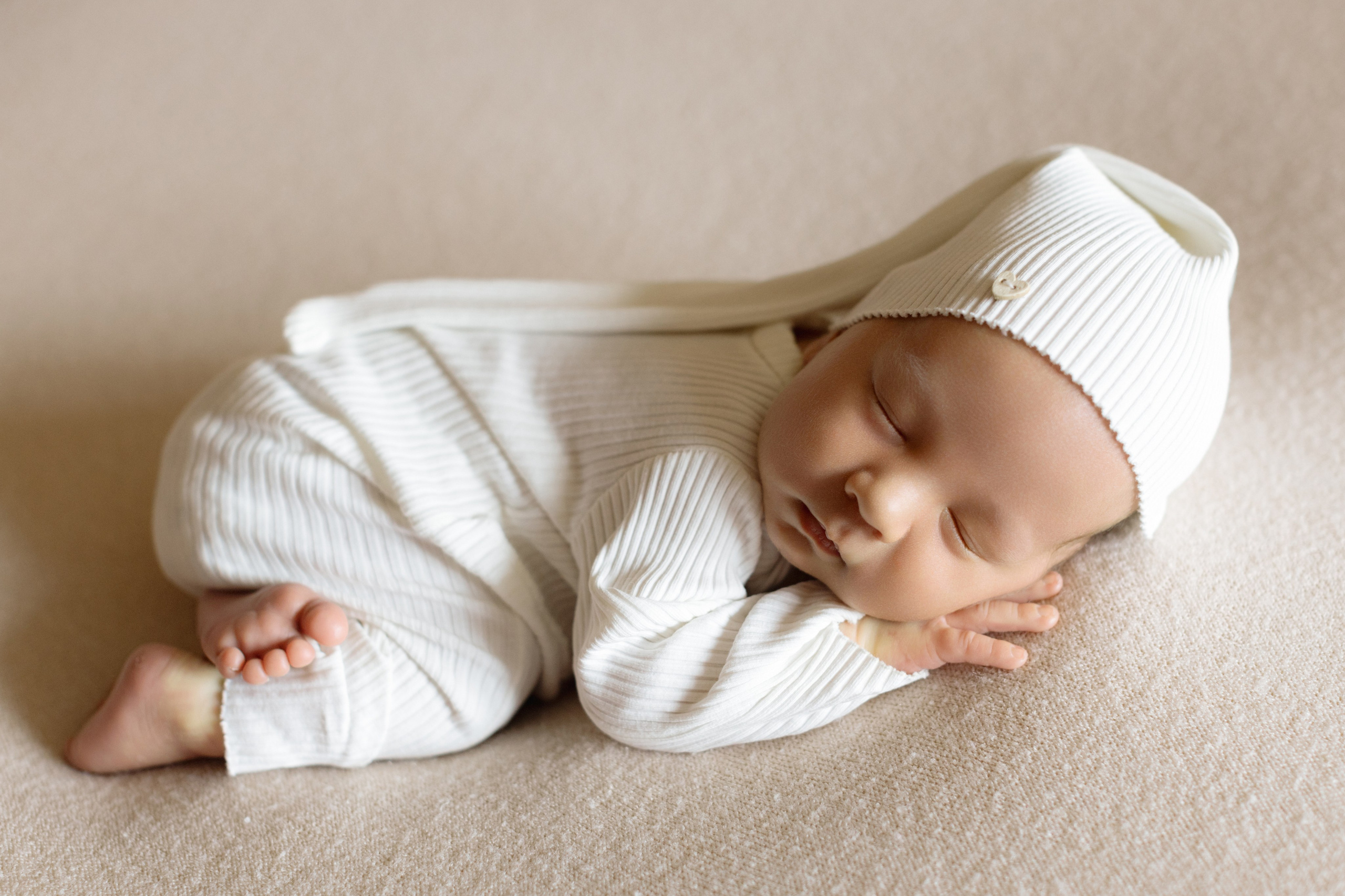 Newborn фотограф Красноярск | ретушь сыпи и желтушки